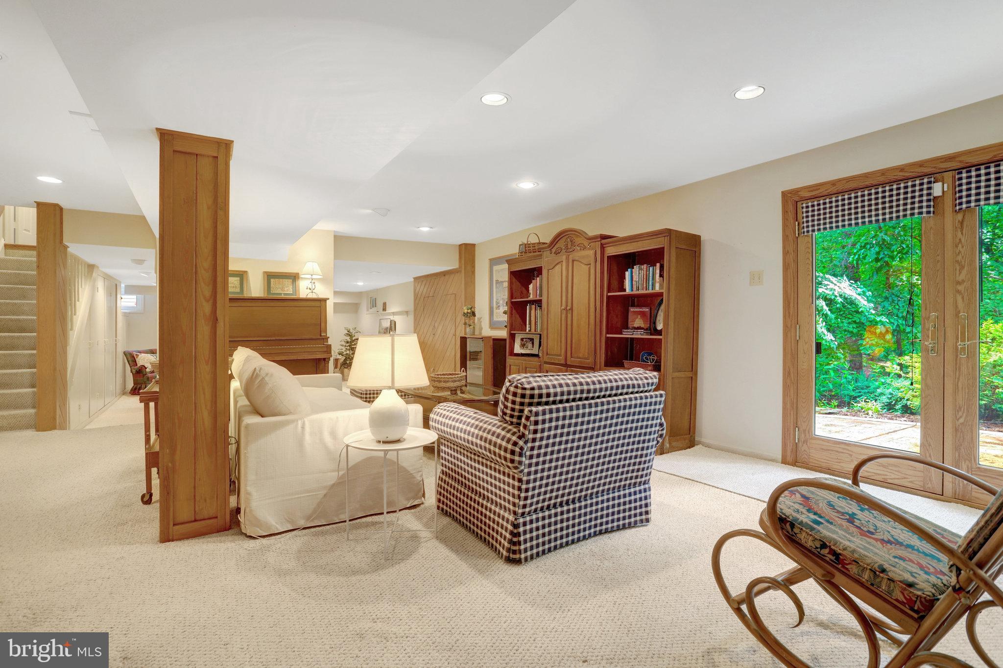 7006 MAPLE TREE LANE