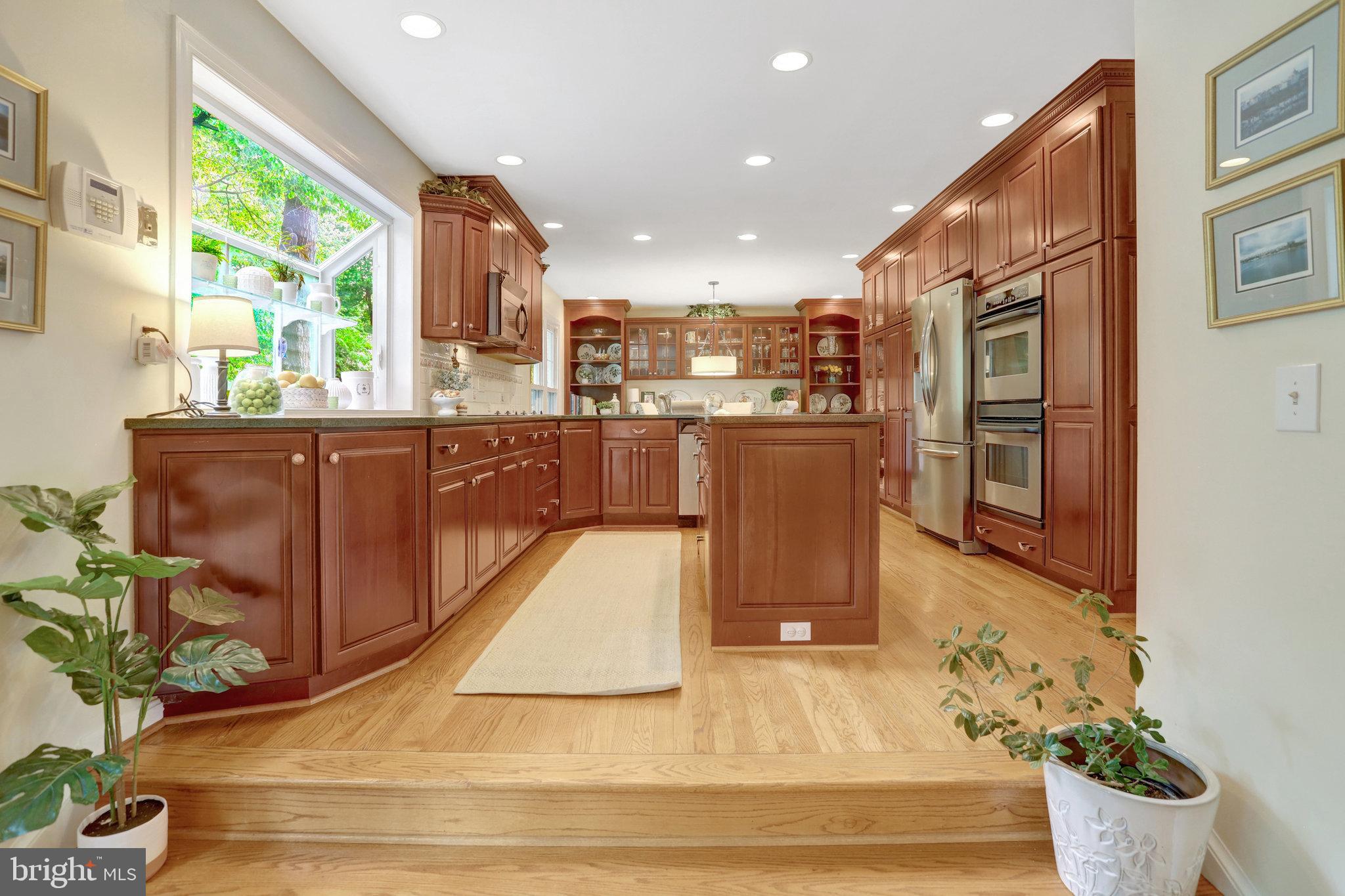 7006 MAPLE TREE LANE