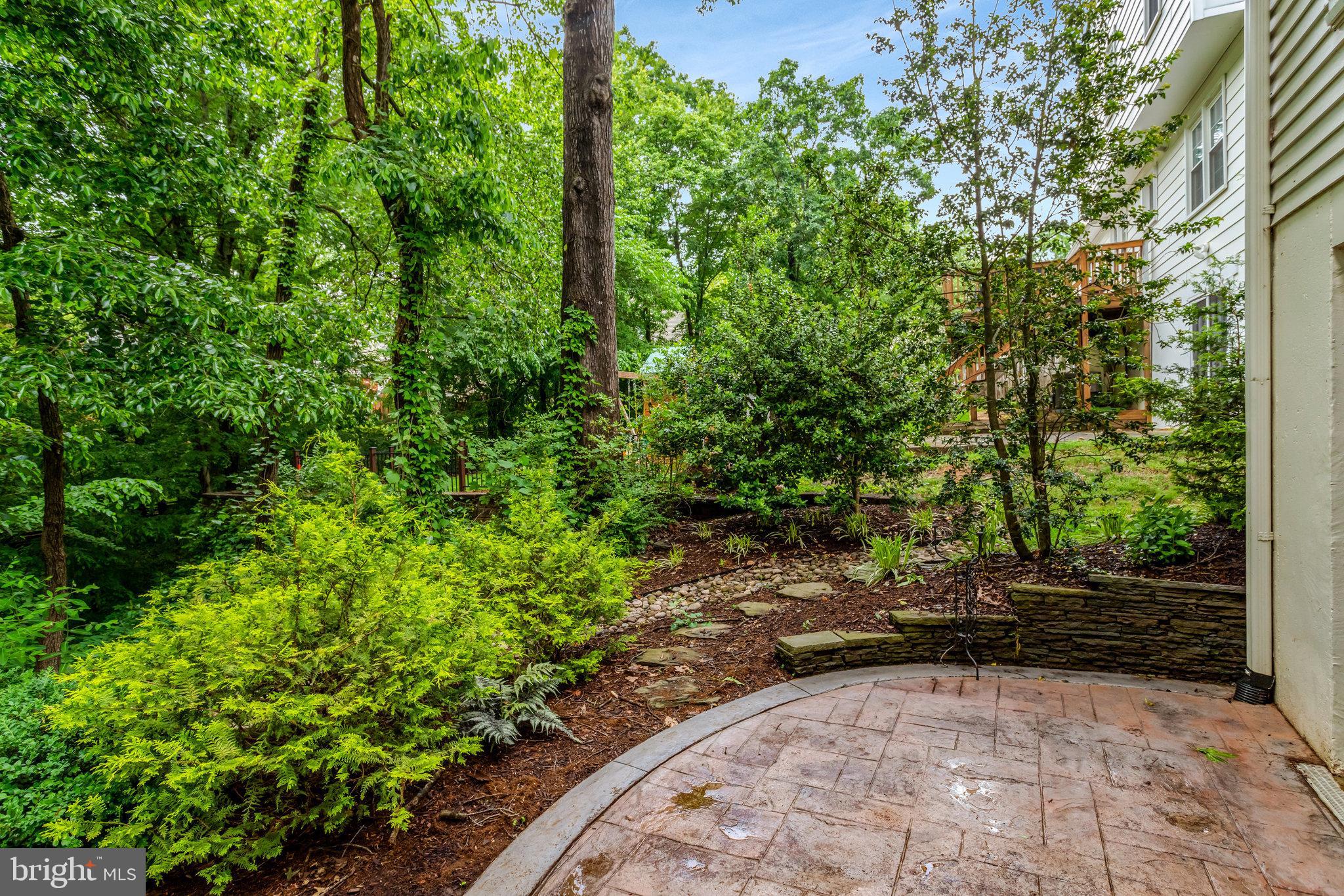 7006 MAPLE TREE LANE