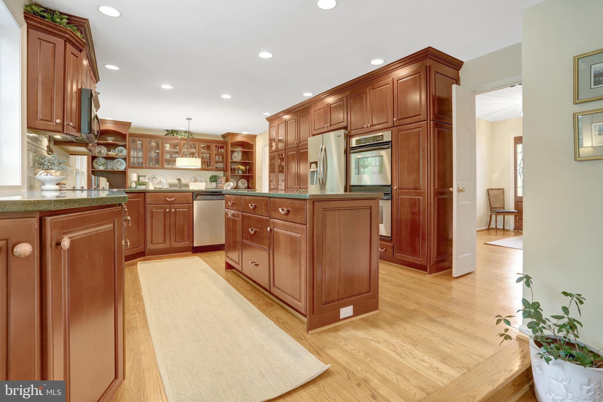 7006 MAPLE TREE LANE