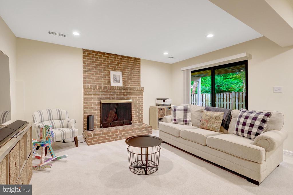 6868 CHELSEA ROAD