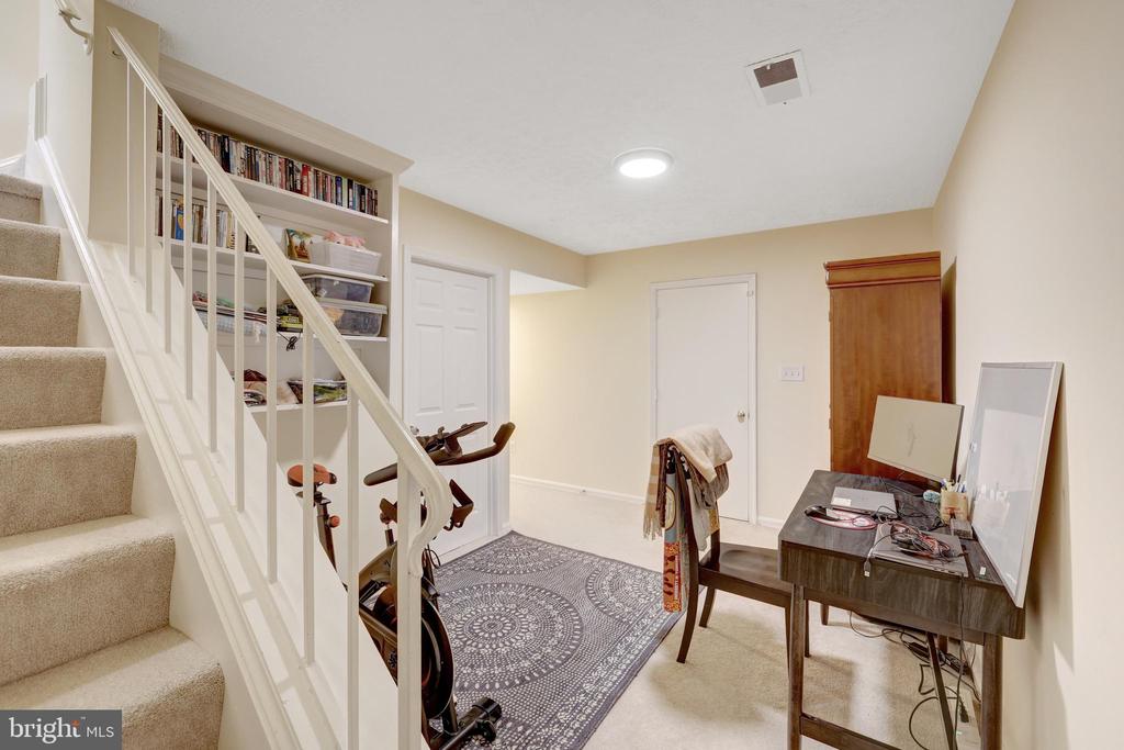 6868 CHELSEA ROAD