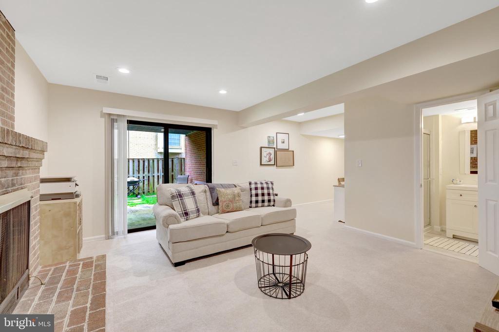 6868 CHELSEA ROAD