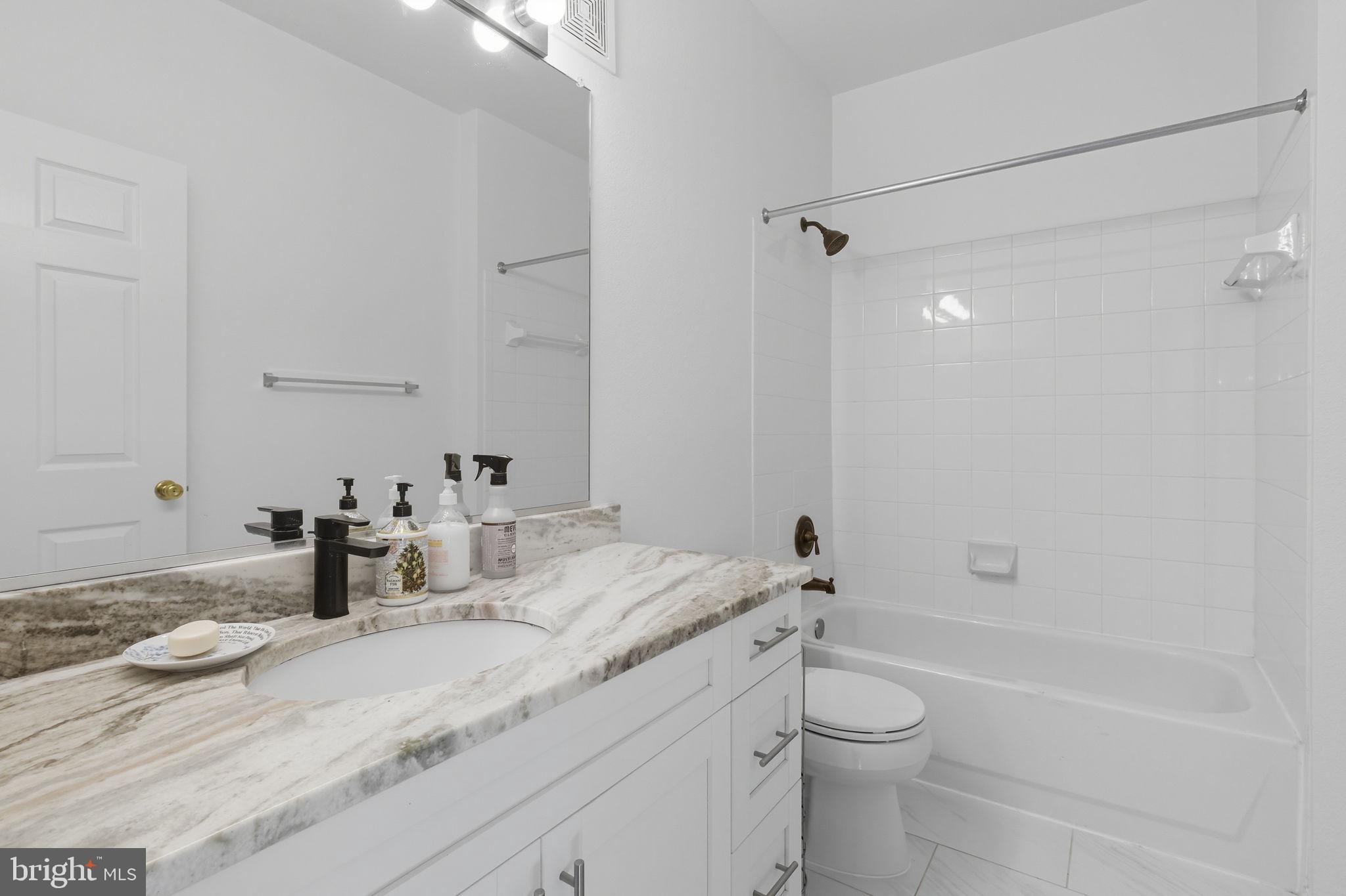 1581 SPRING GATE DRIVE 5203