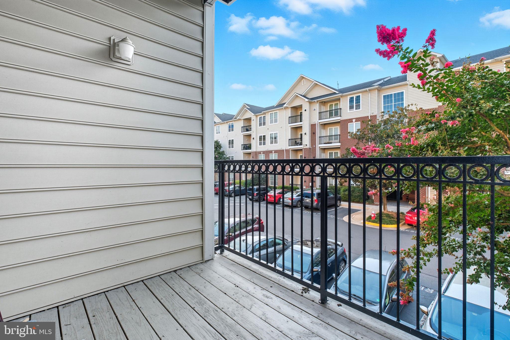 1581 SPRING GATE DRIVE 5203