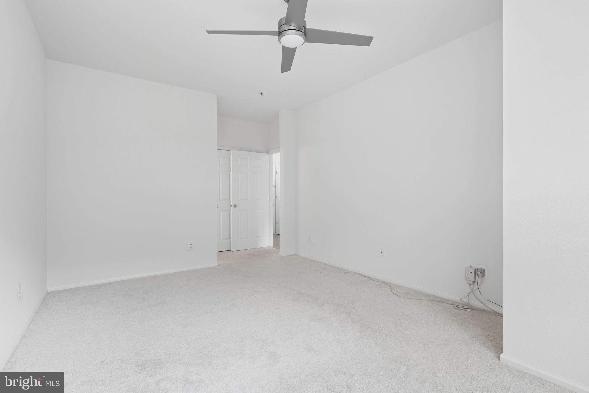 1581 SPRING GATE DRIVE 5203