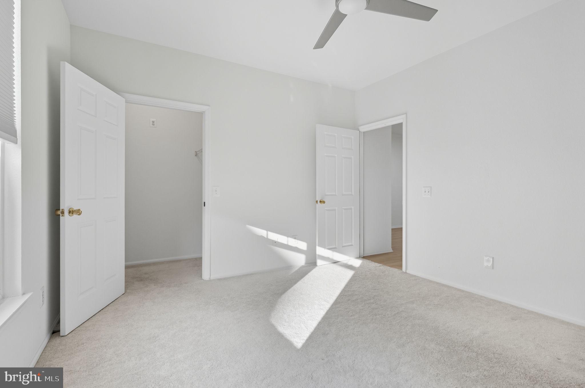 1581 SPRING GATE DRIVE 5203