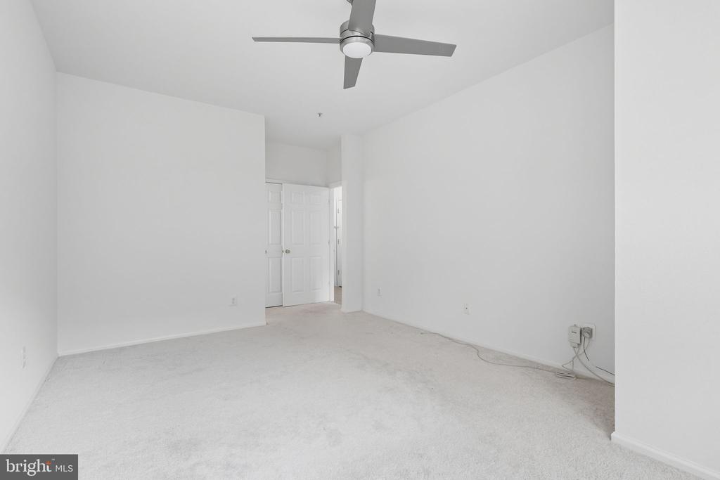 1581 SPRING GATE DRIVE 5203
