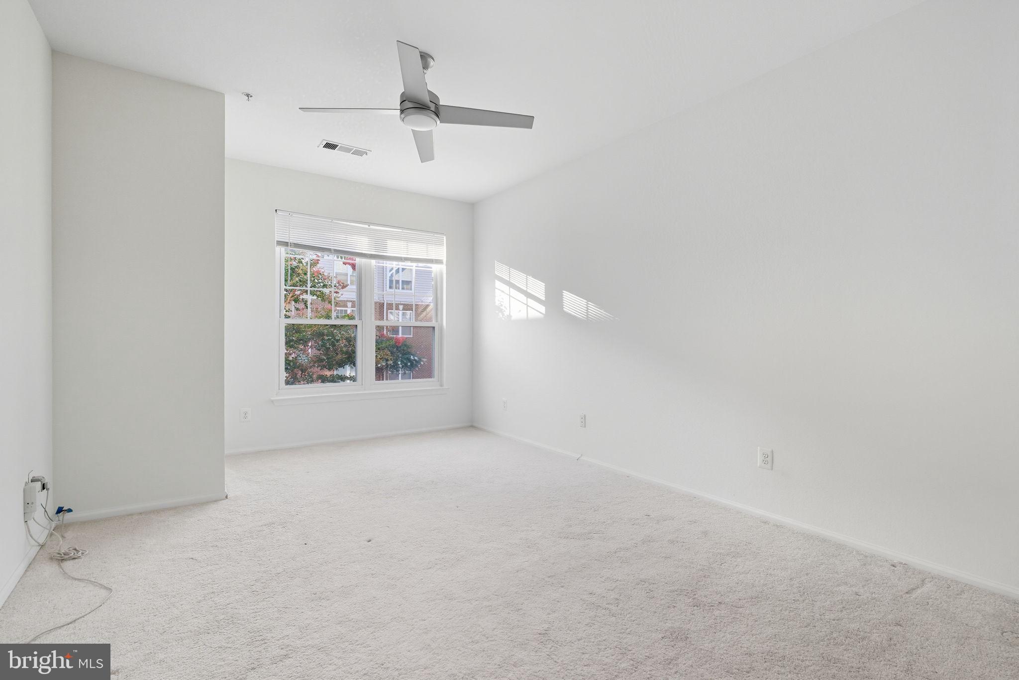 1581 SPRING GATE DRIVE 5203