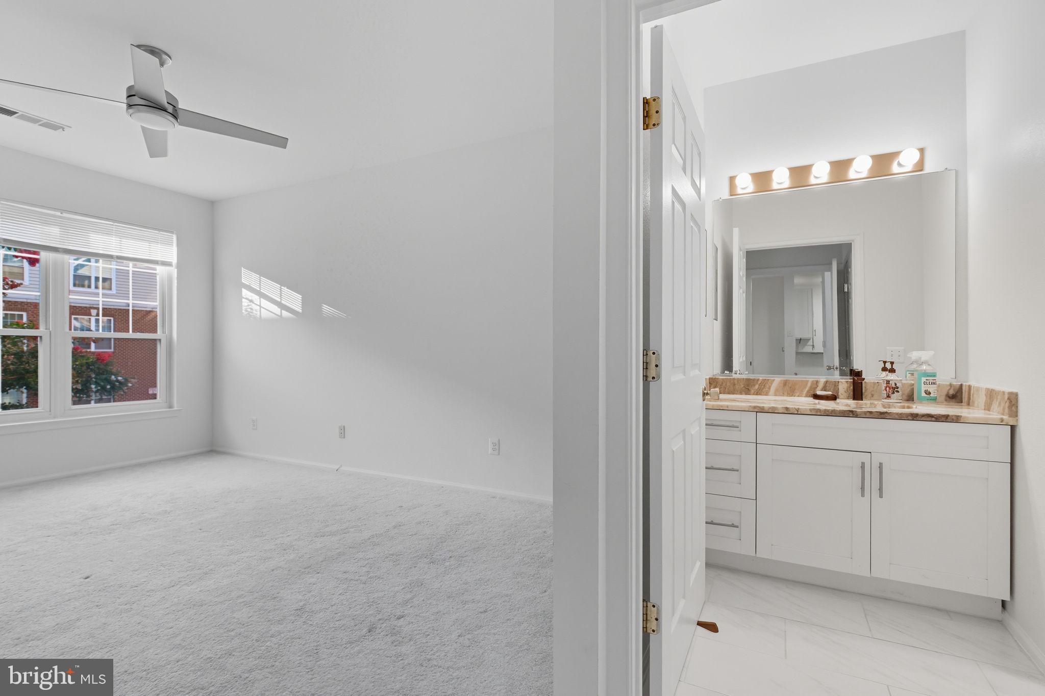 1581 SPRING GATE DRIVE 5203