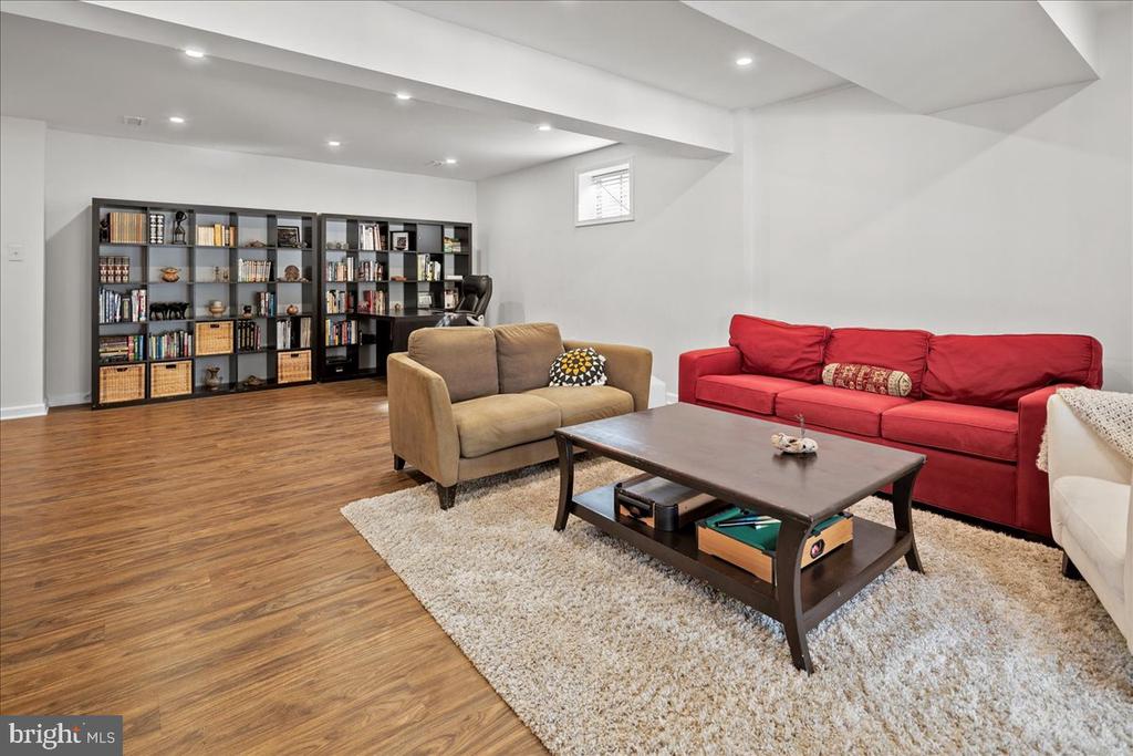 5262 PUMPHREY DRIVE
