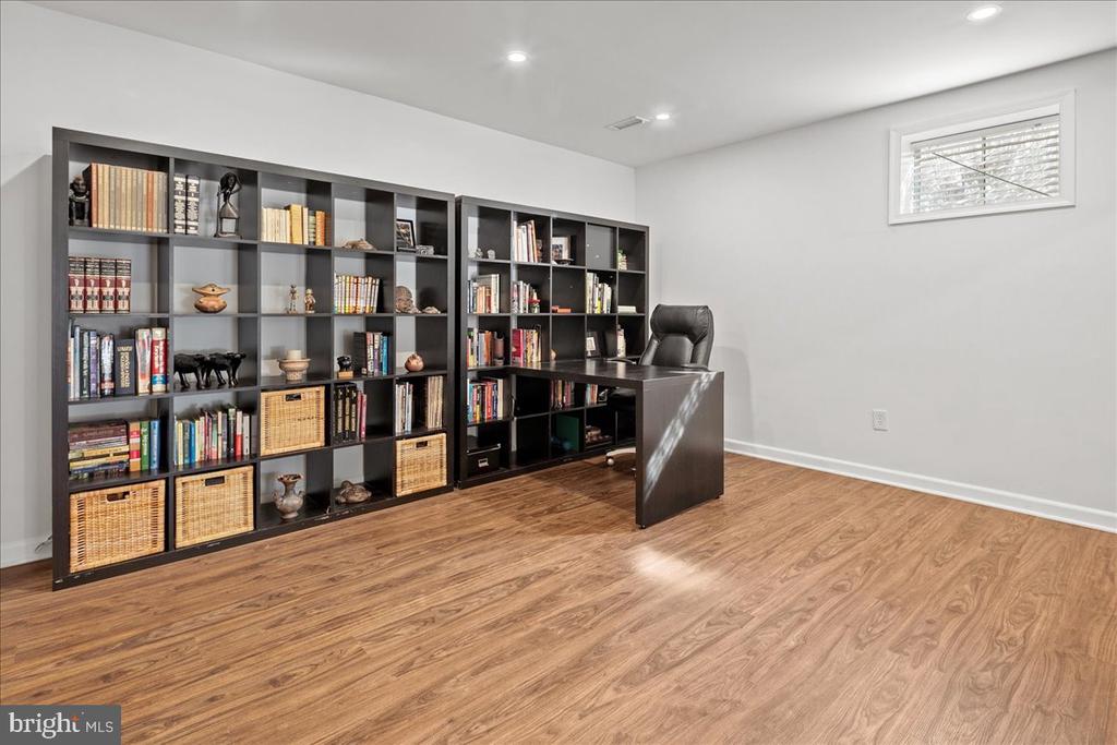 5262 PUMPHREY DRIVE