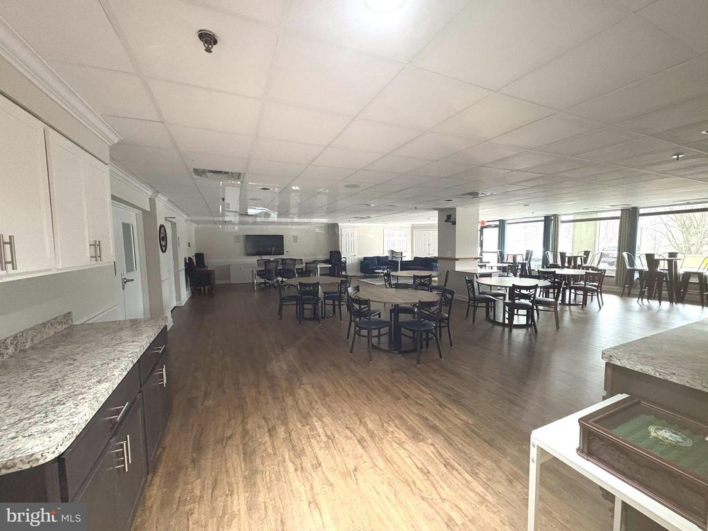 3800 POWELL LANE 302