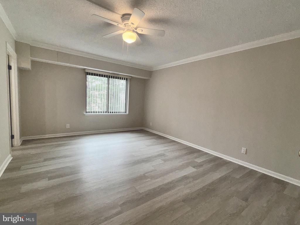 3800 POWELL LANE 302