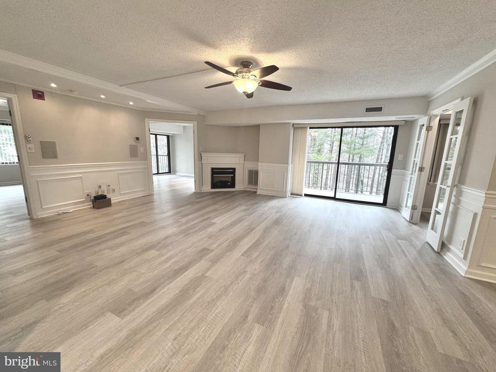 3800 POWELL LANE 302