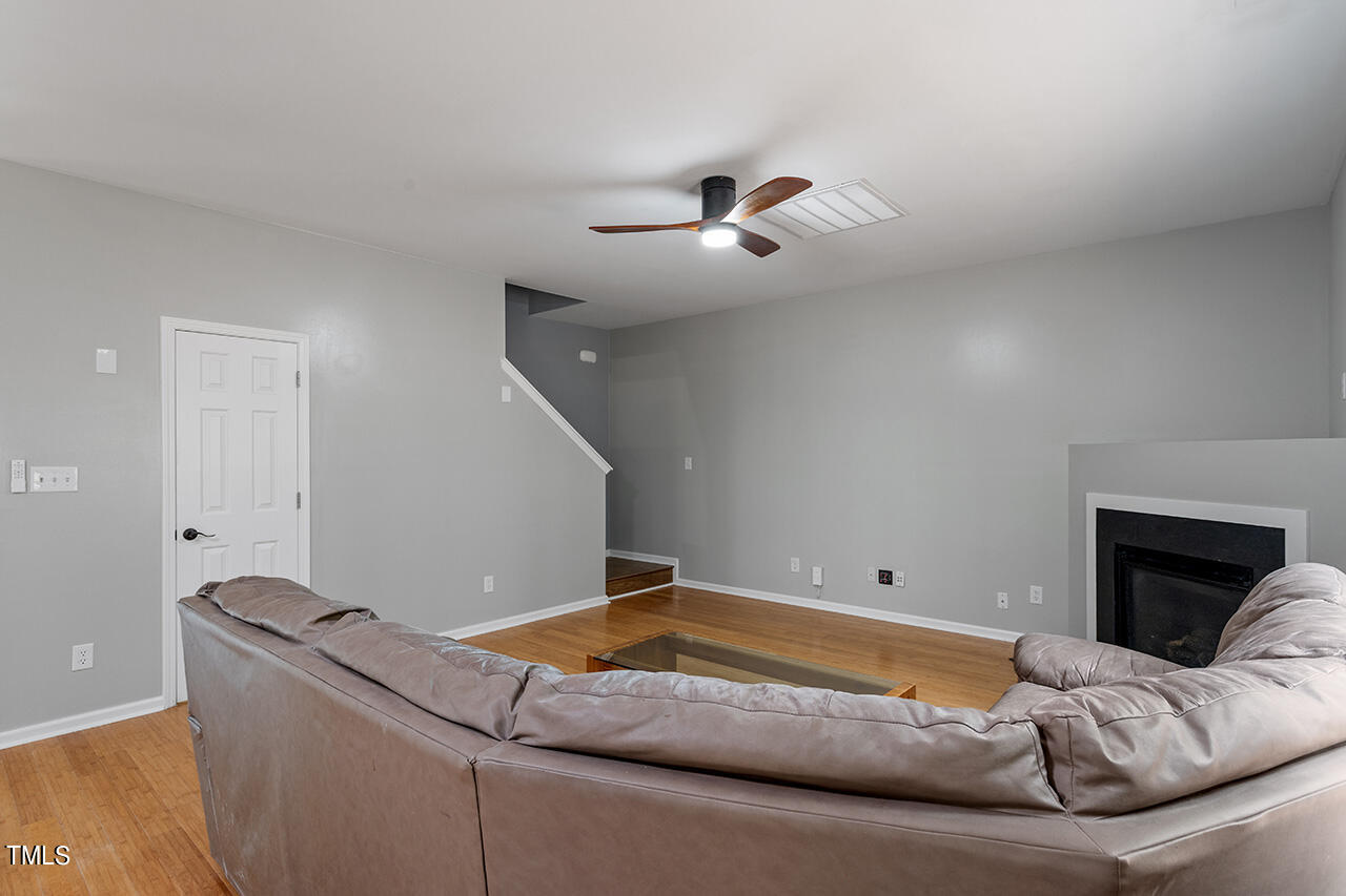 4528 Shady Side Lane