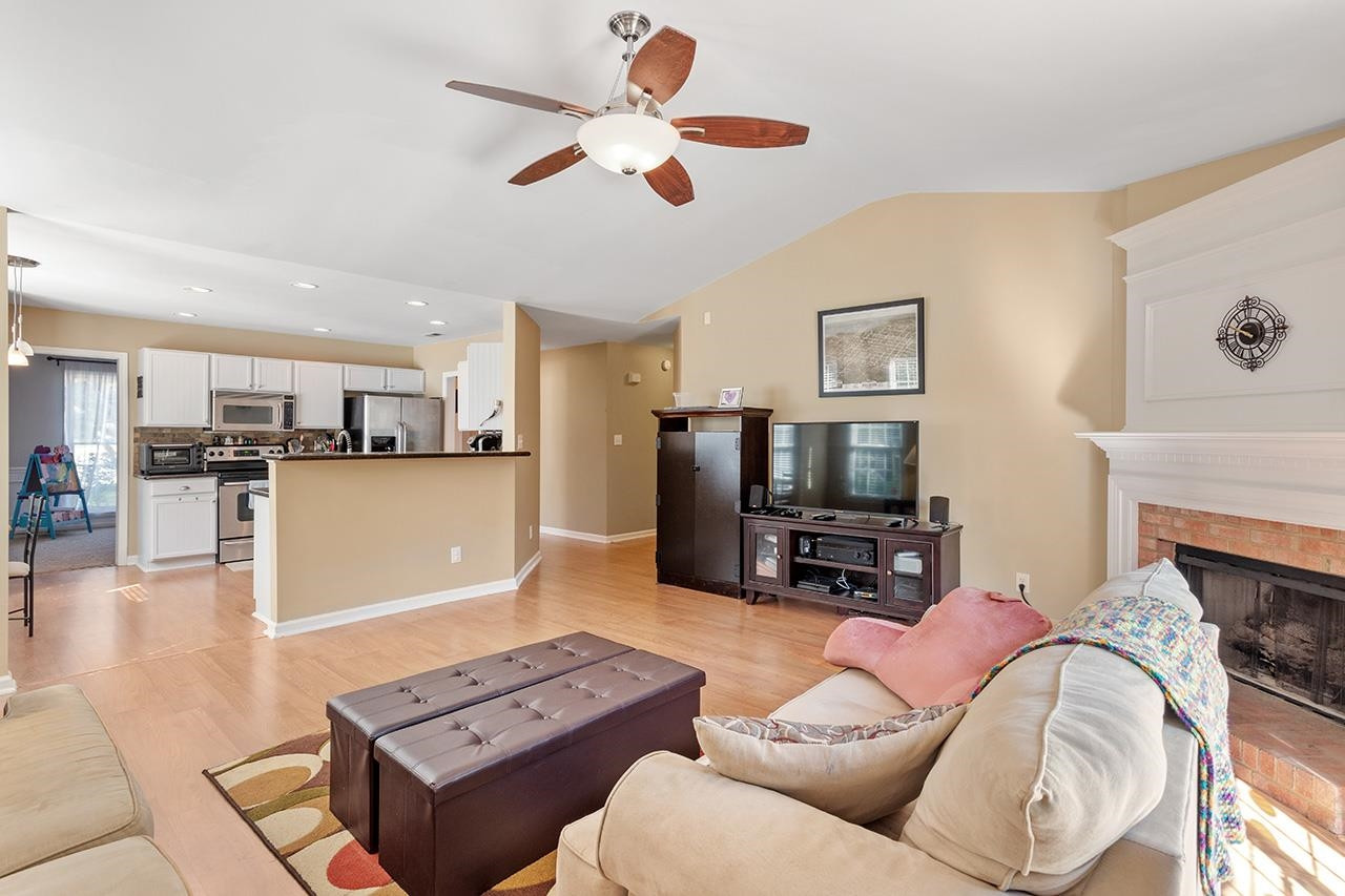 7 Spring Glen Court