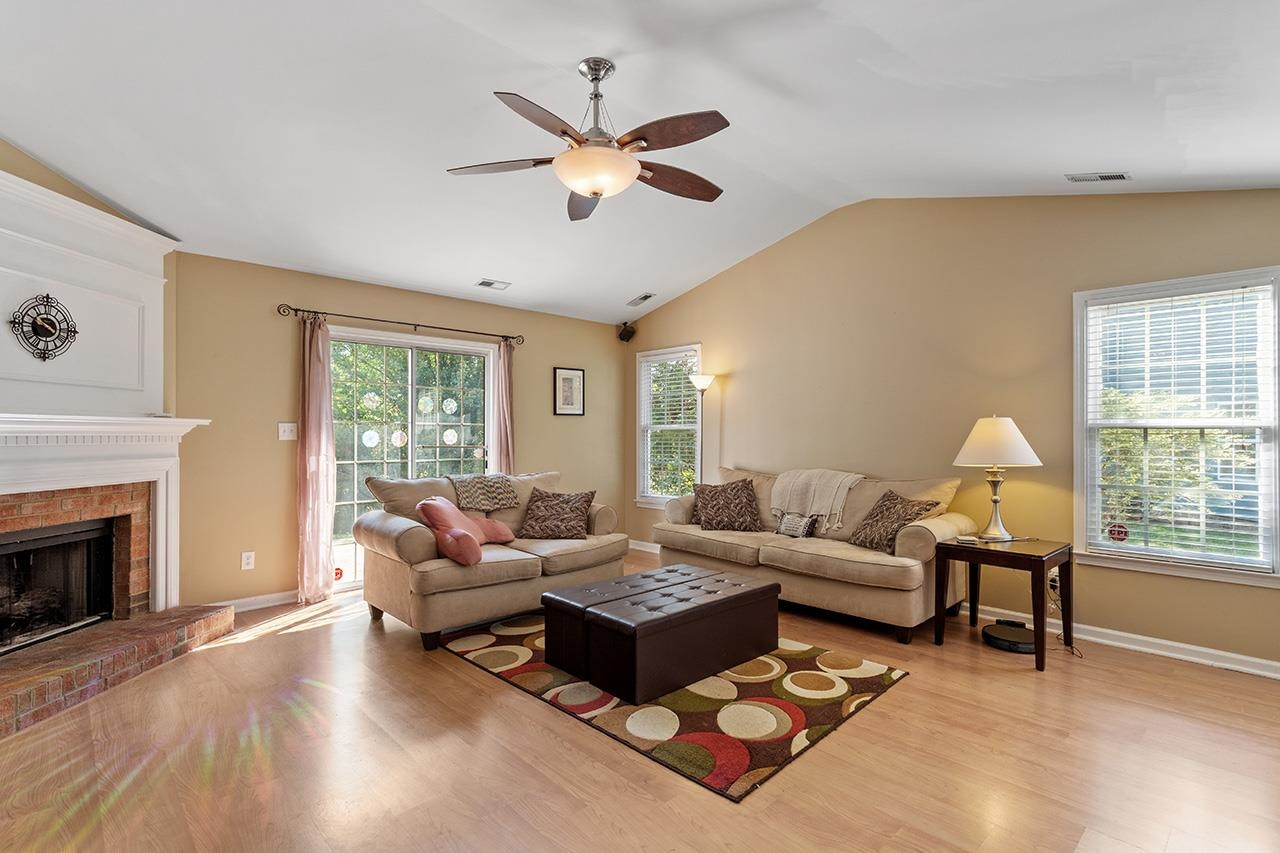 7 Spring Glen Court
