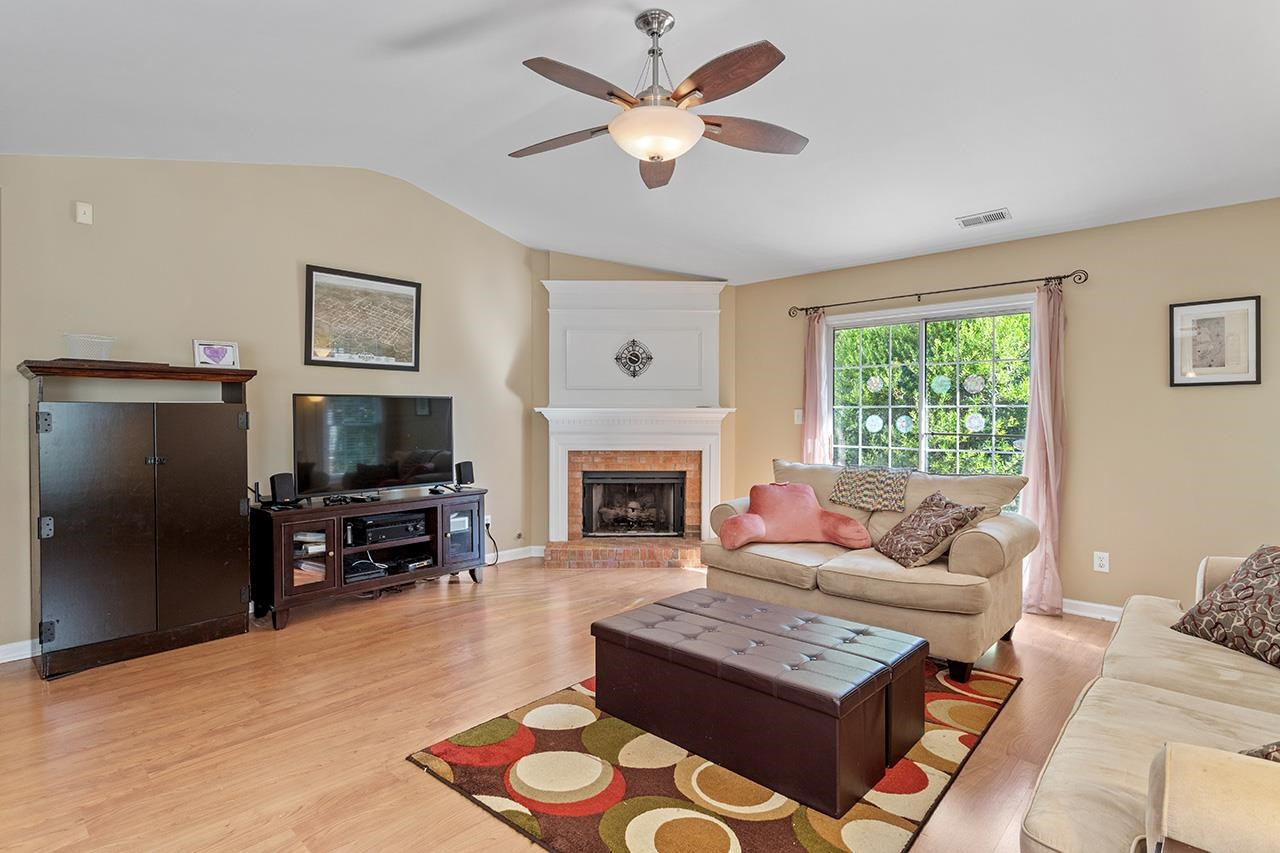 7 Spring Glen Court