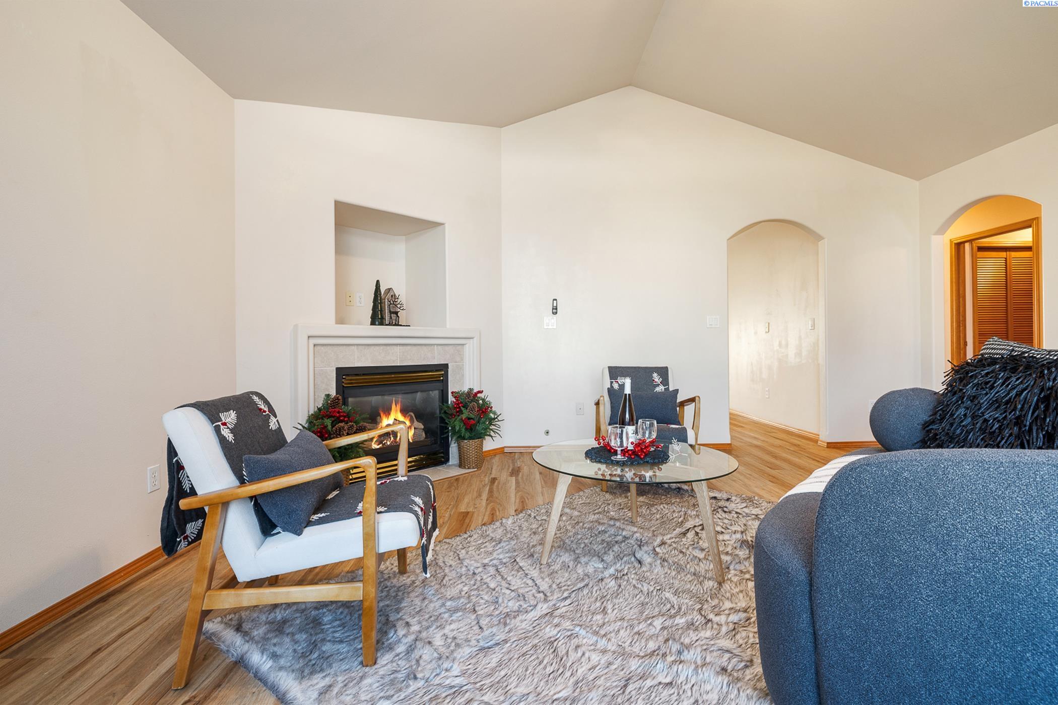 2515 W Grand Ronde Ave Unit C
