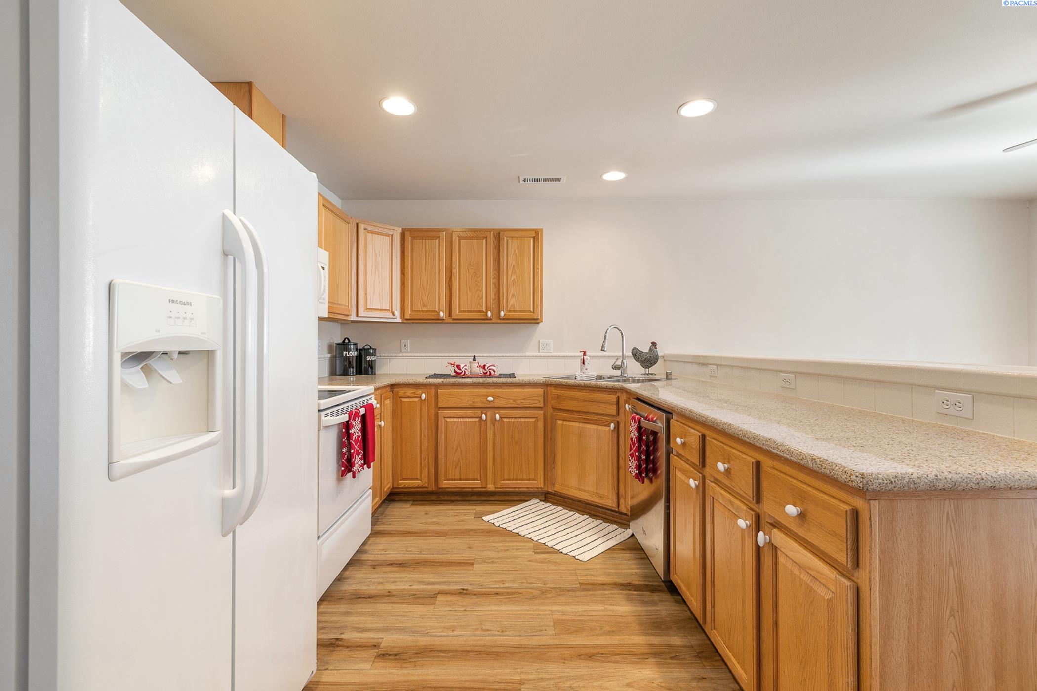 2515 W Grand Ronde Ave Unit C