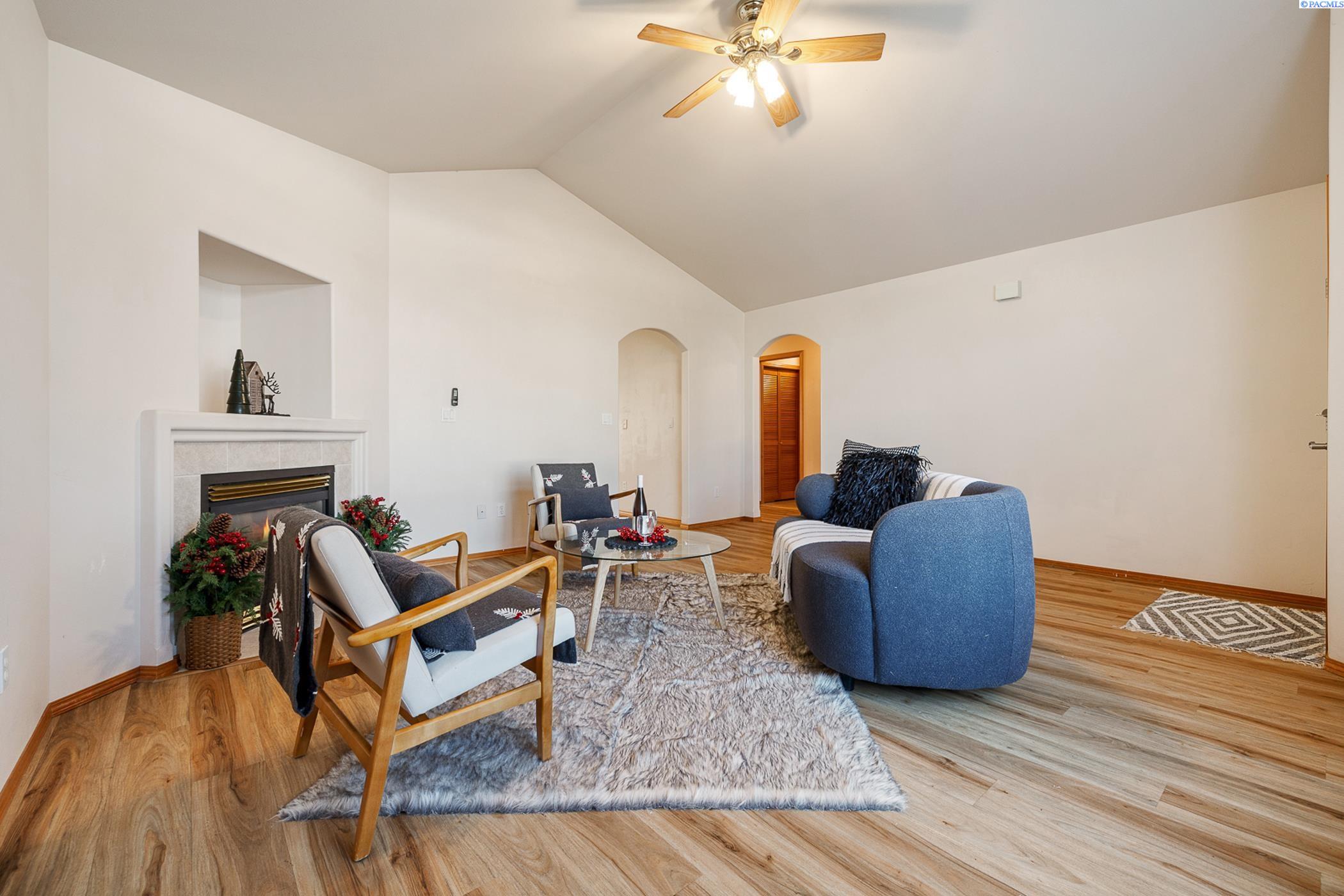 2515 W Grand Ronde Ave Unit C