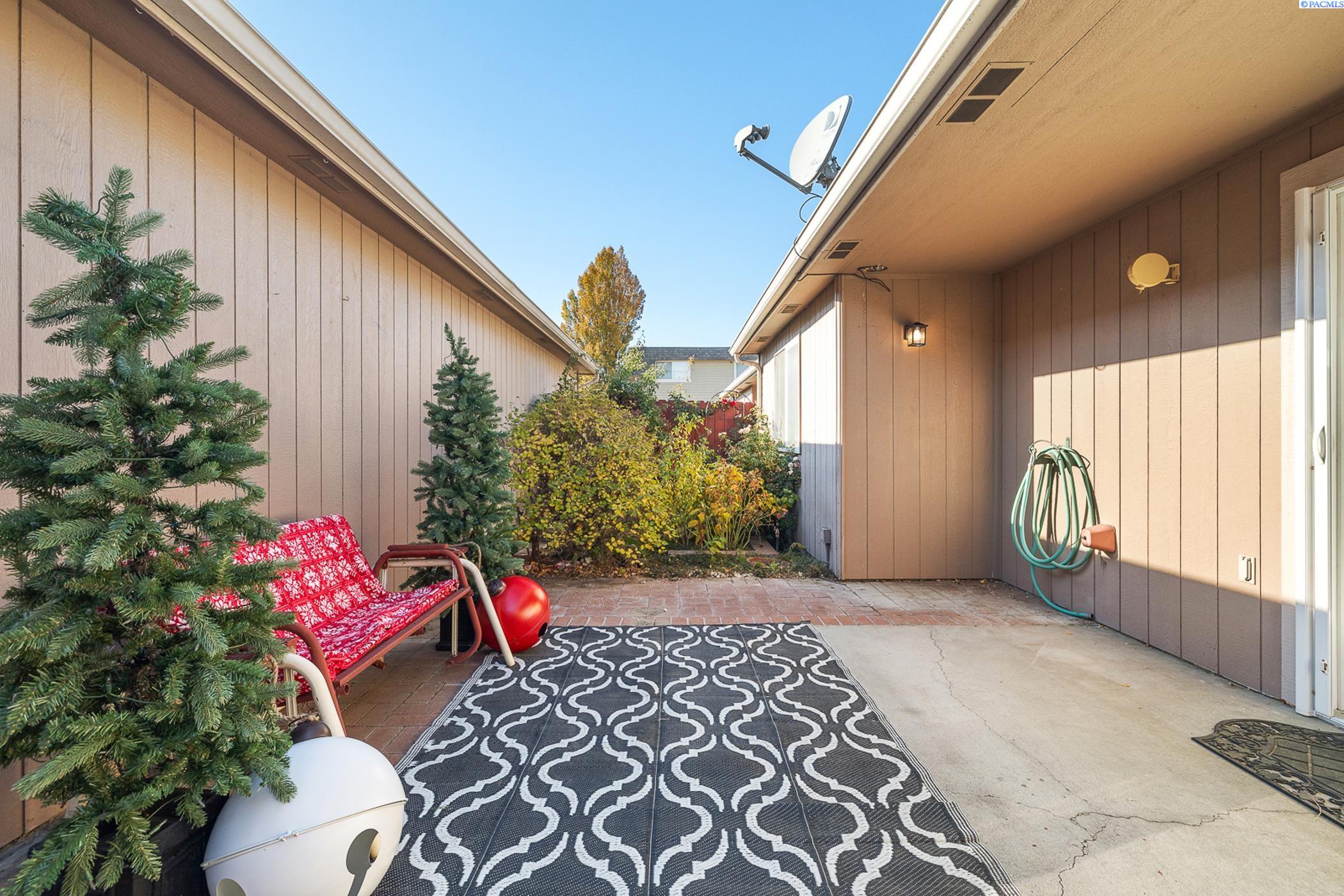 2515 W Grand Ronde Ave Unit C