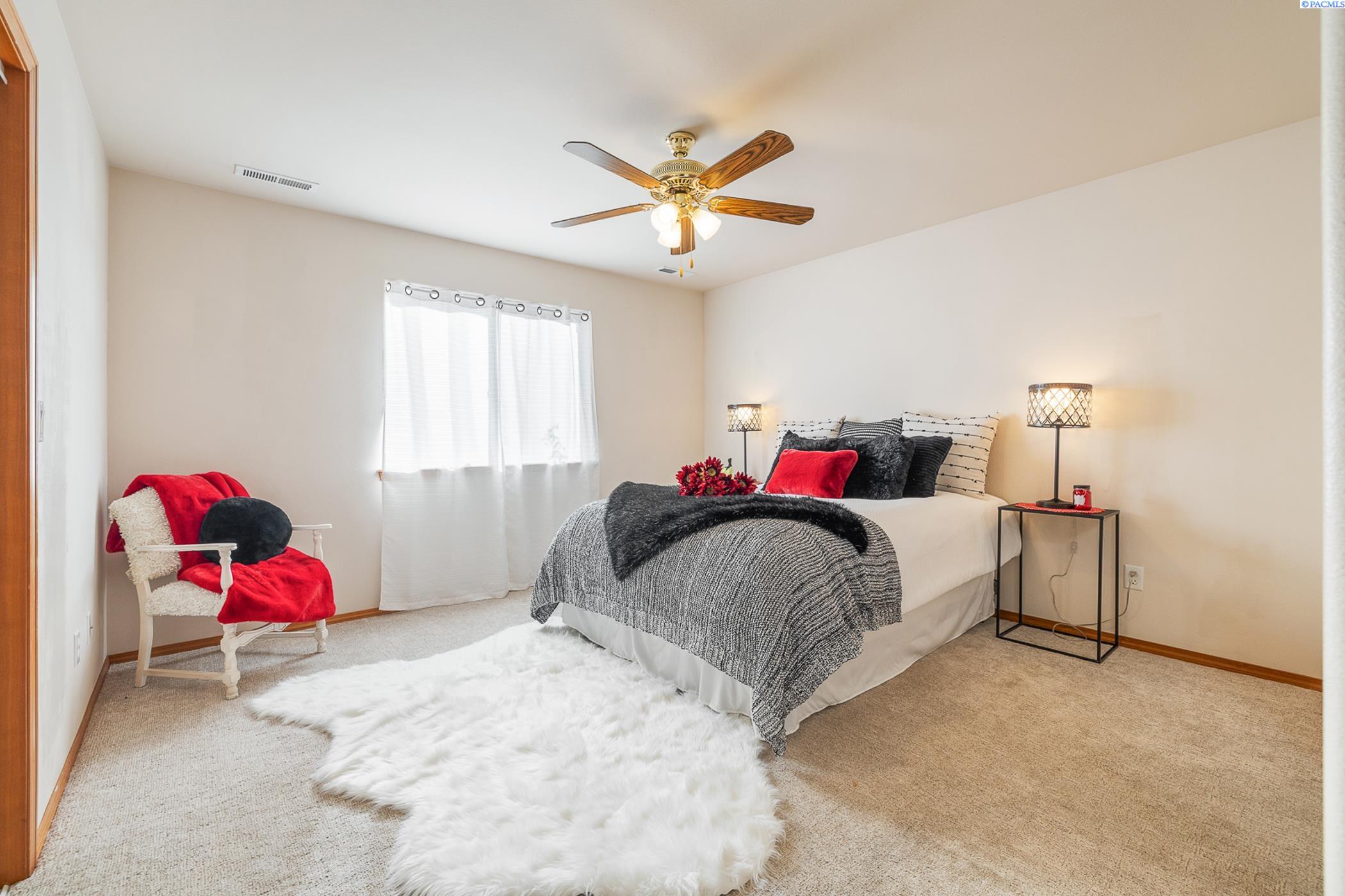 2515 W Grand Ronde Ave Unit C