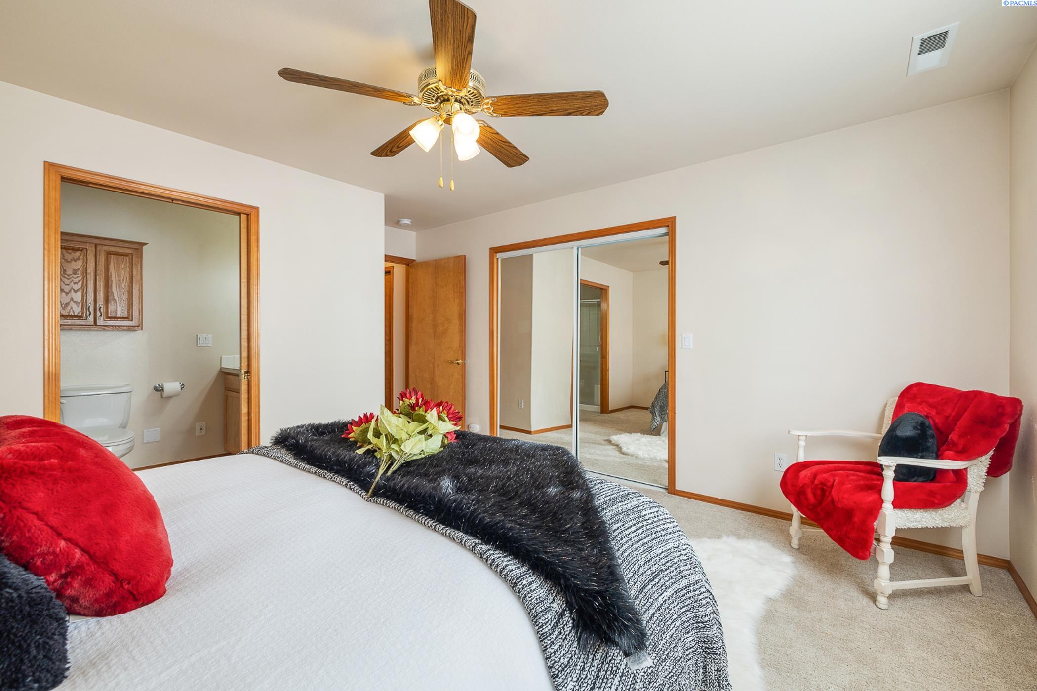2515 W Grand Ronde Ave Unit C