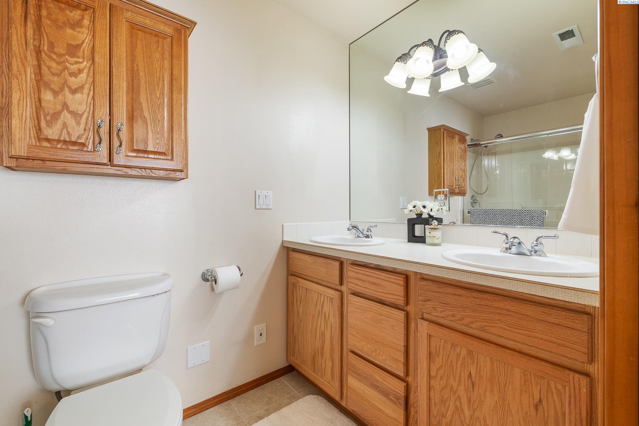 2515 W Grand Ronde Ave Unit C