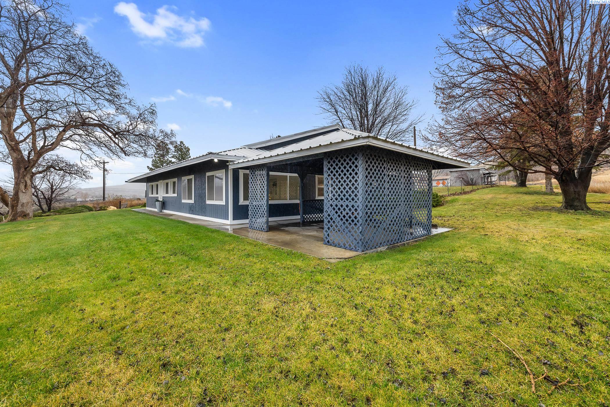 104105 E Badger Road