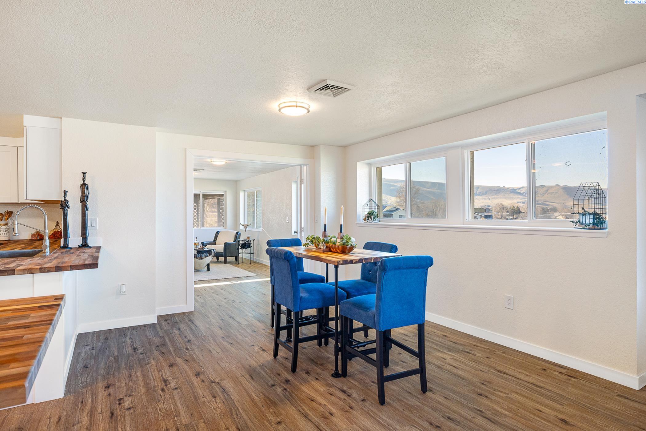 104105 E Badger Road
