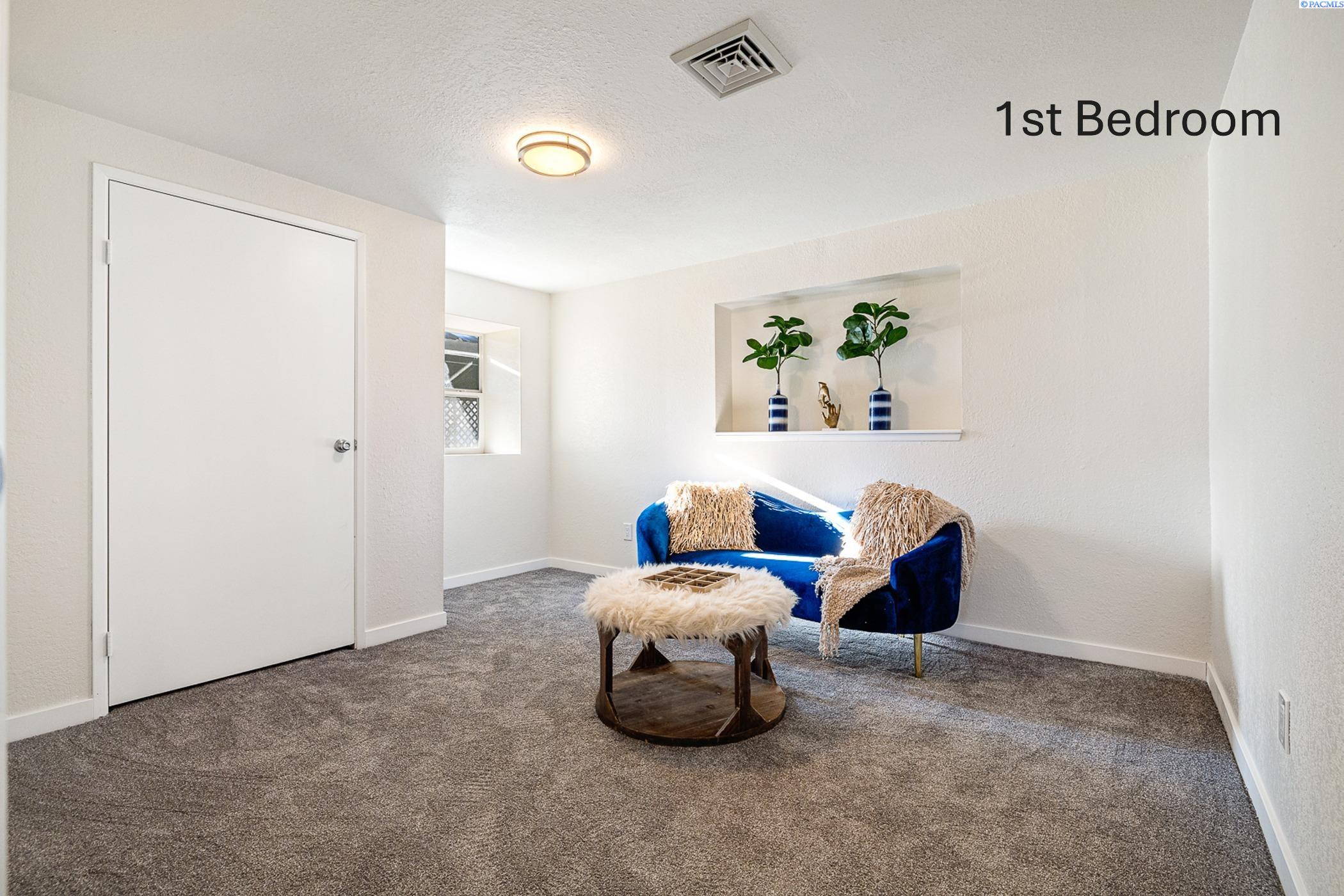 104105 E Badger Road