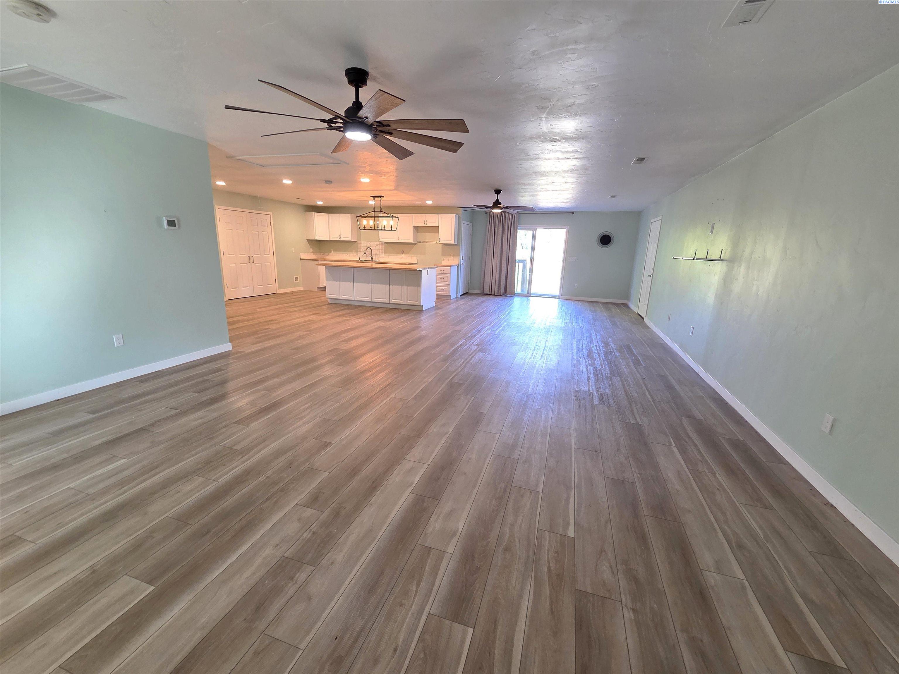 104105 E Badger Road