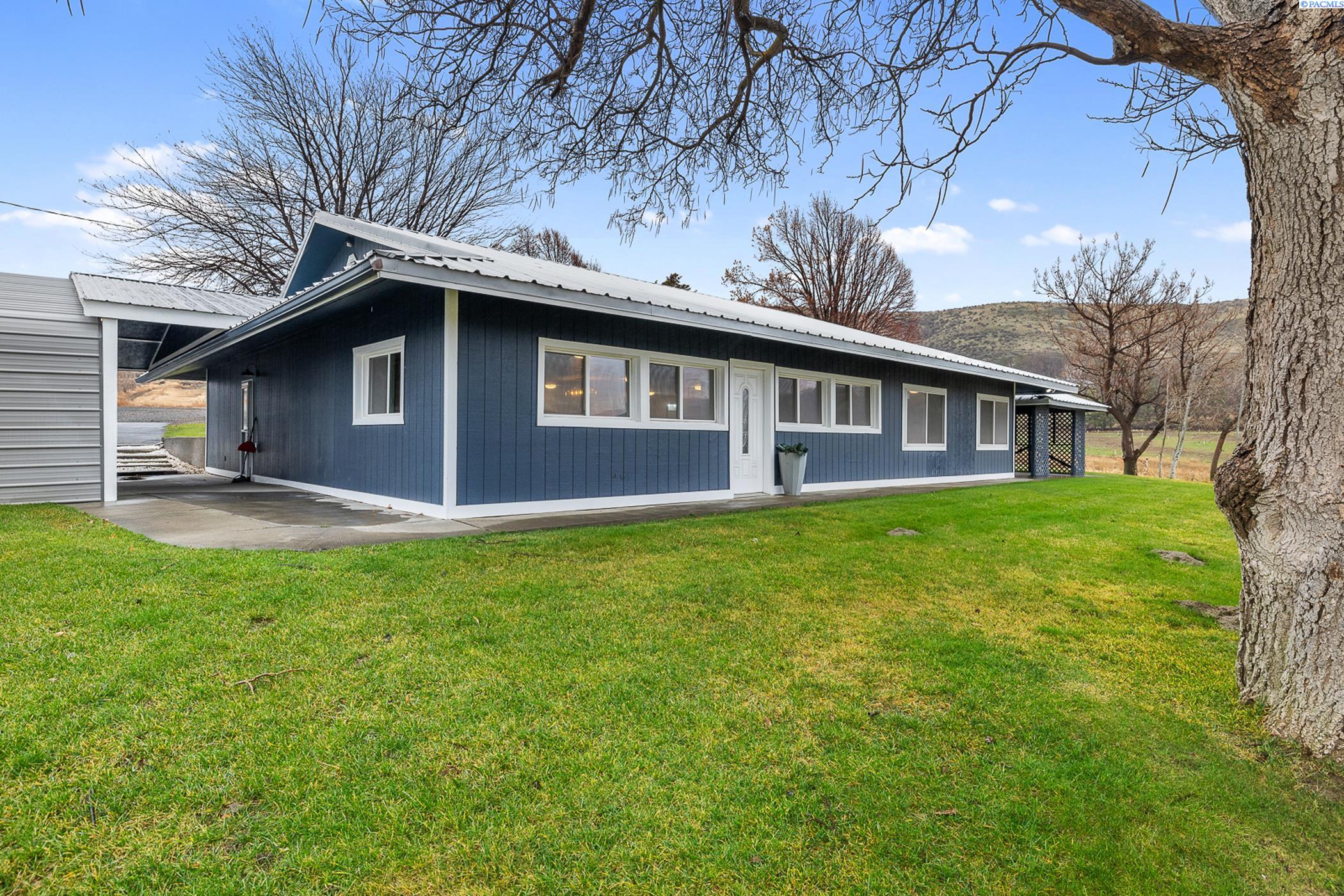 104105 E Badger Road