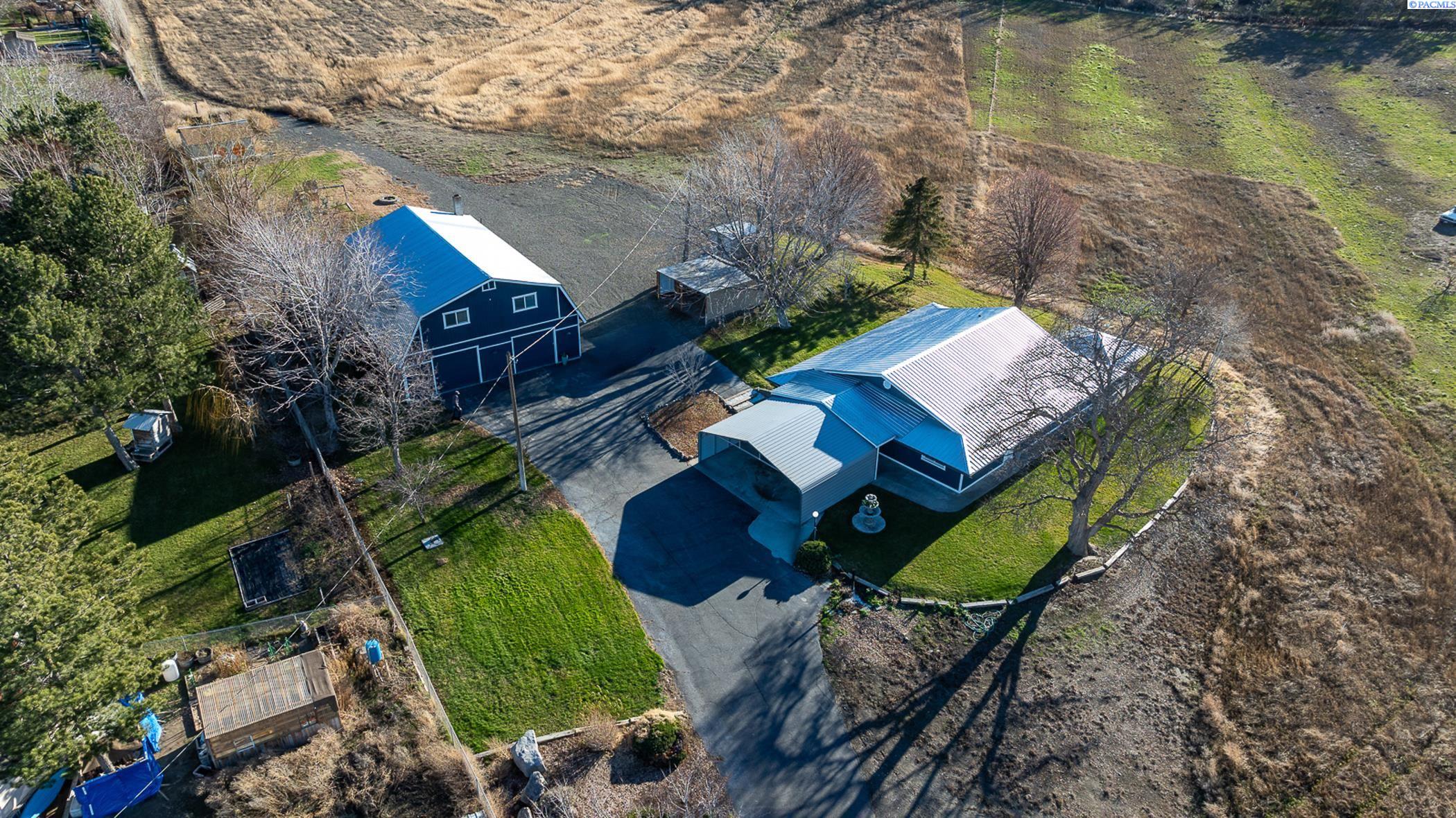 104105 E Badger Road