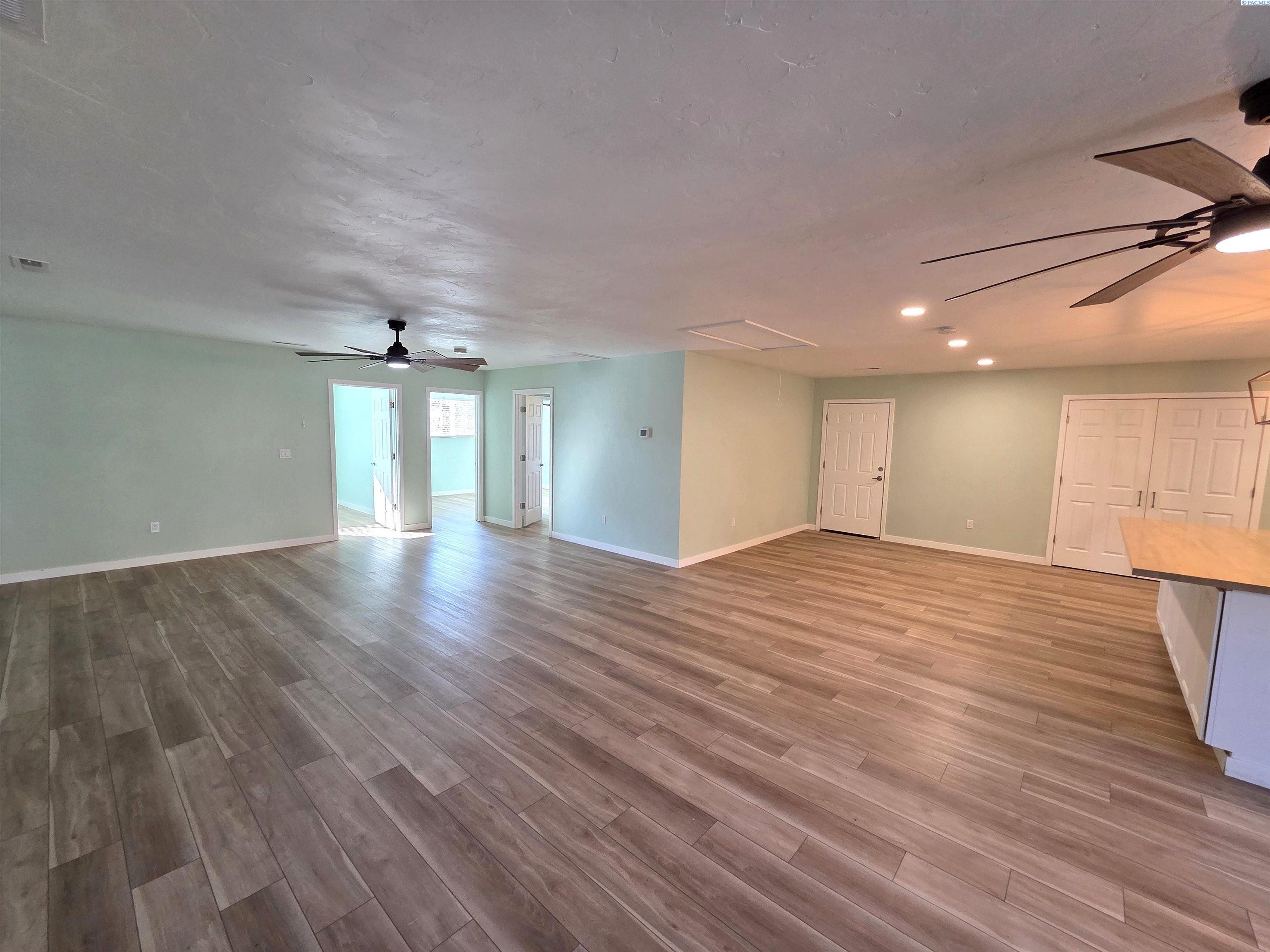 104105 E Badger Road