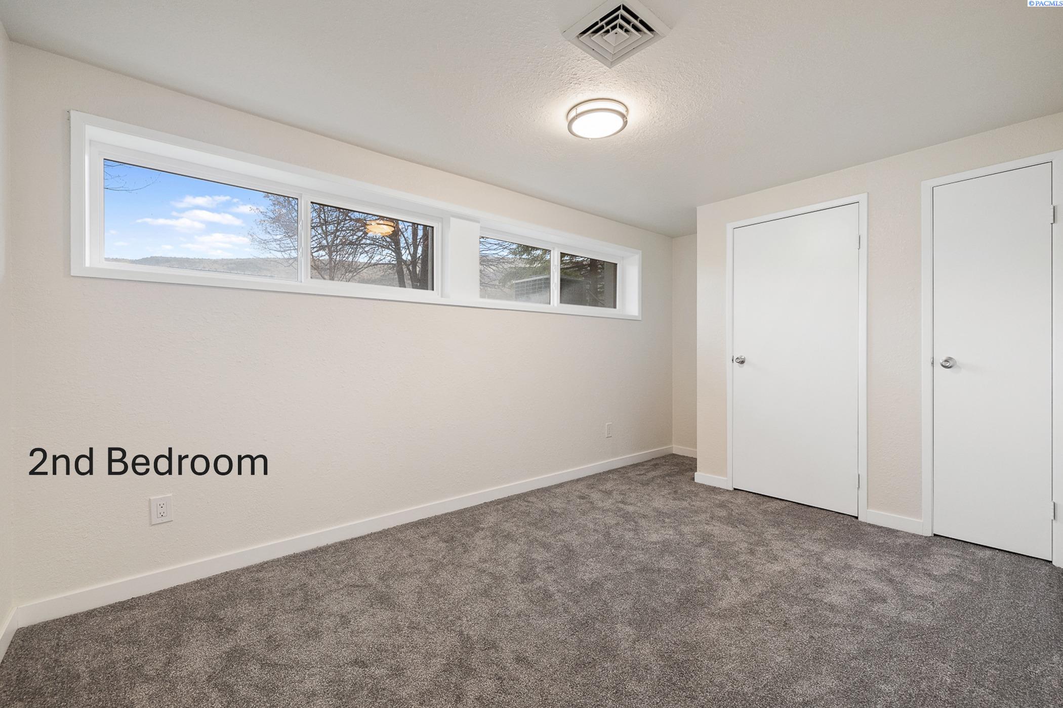 104105 E Badger Road