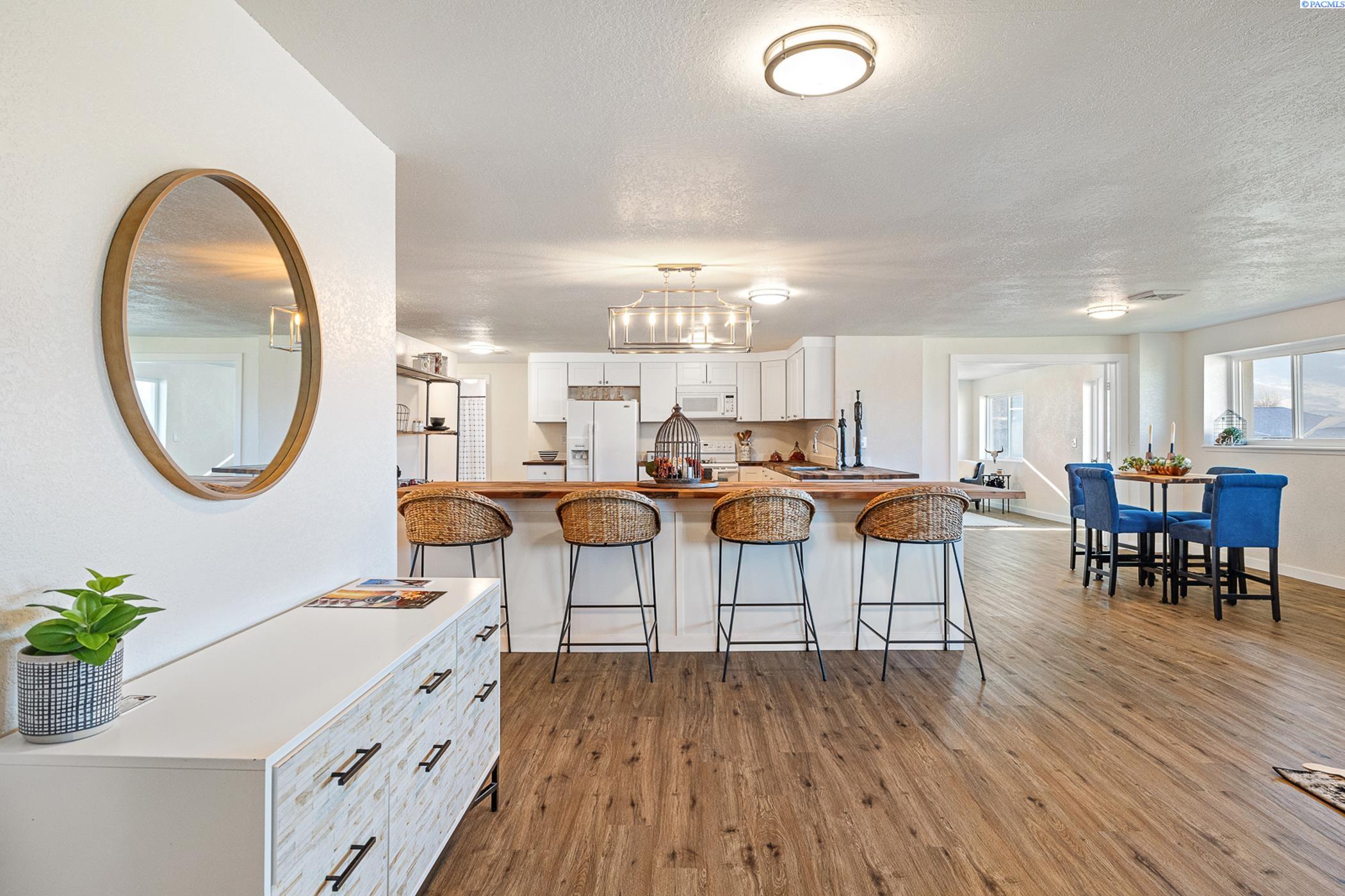 104105 E Badger Road