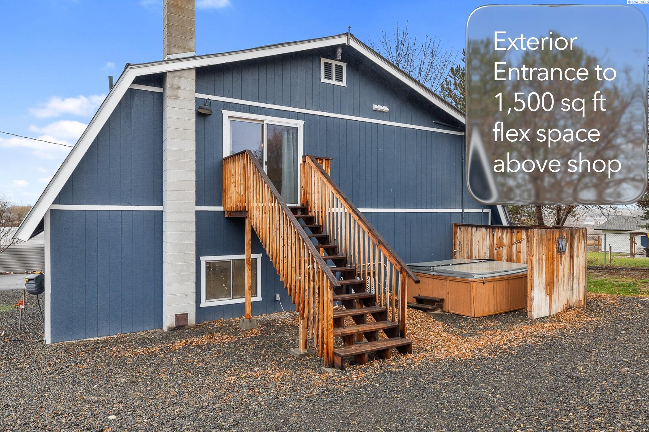 104105 E Badger Road