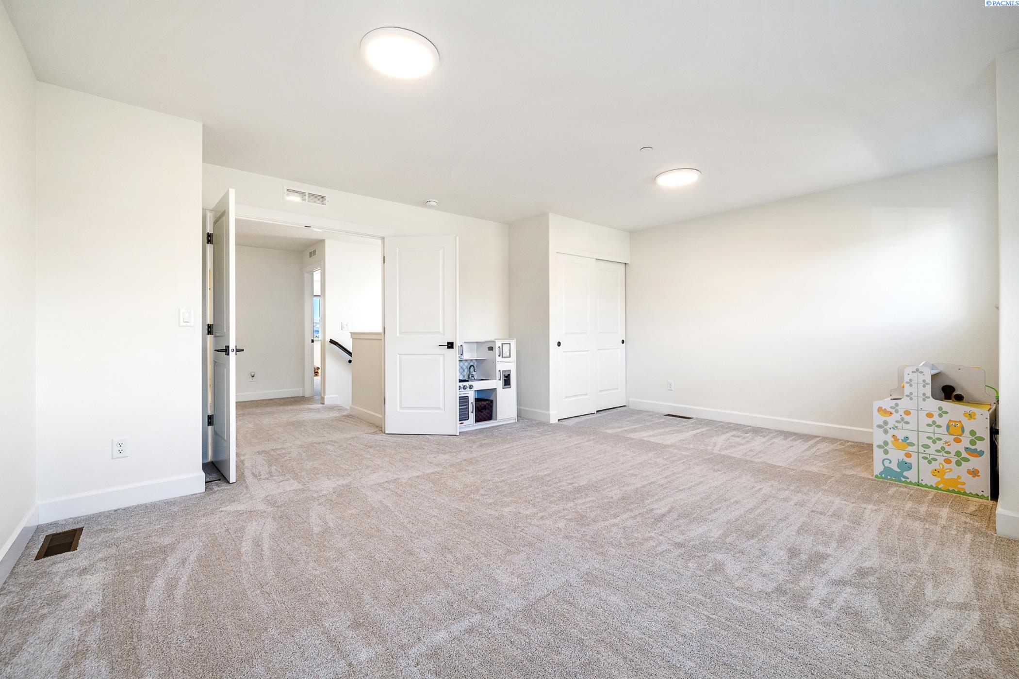 4325 Lolo Way