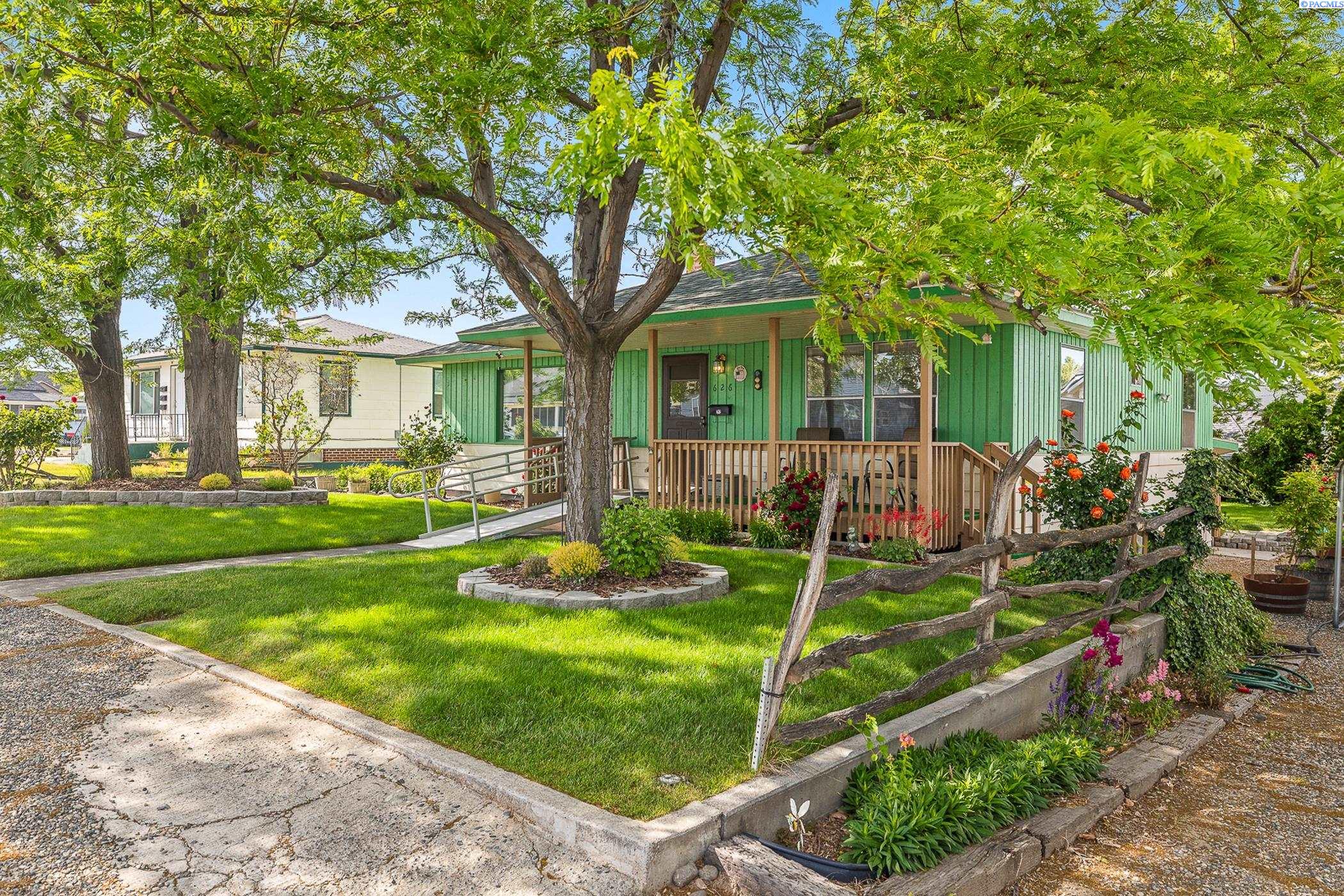 626 W Grand Ronde Avenue