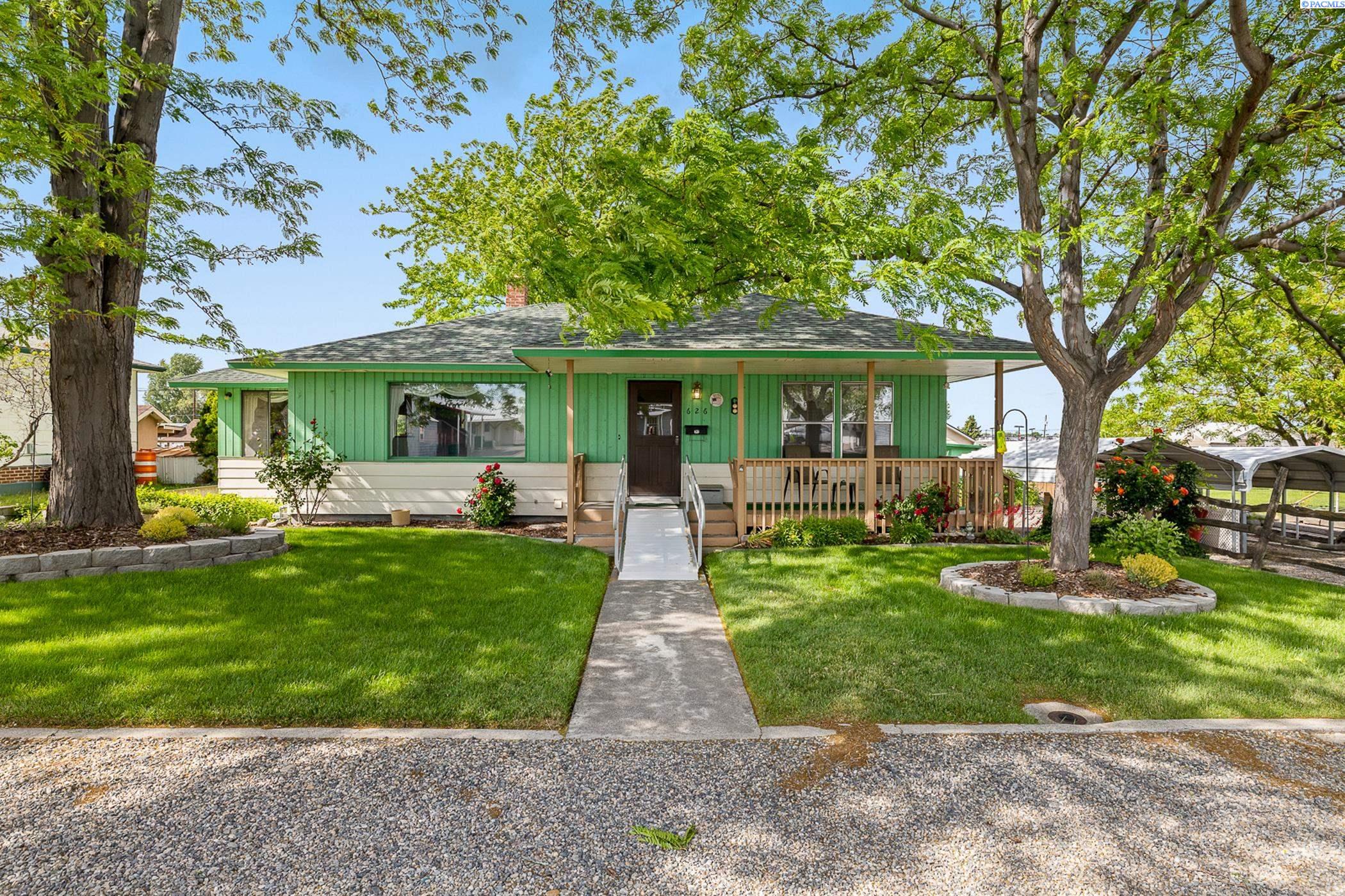 626 W Grand Ronde Avenue