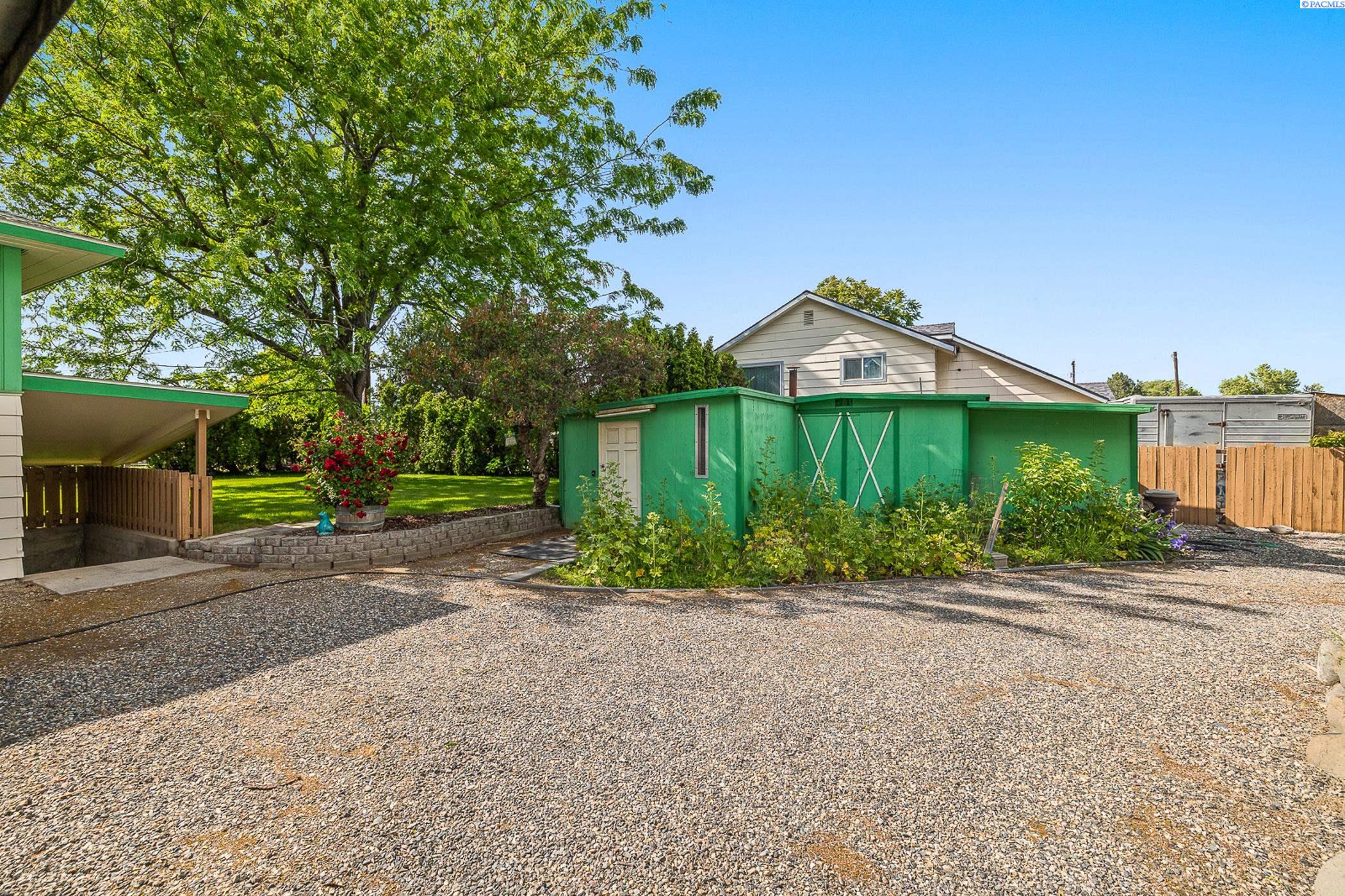 626 W Grand Ronde Avenue
