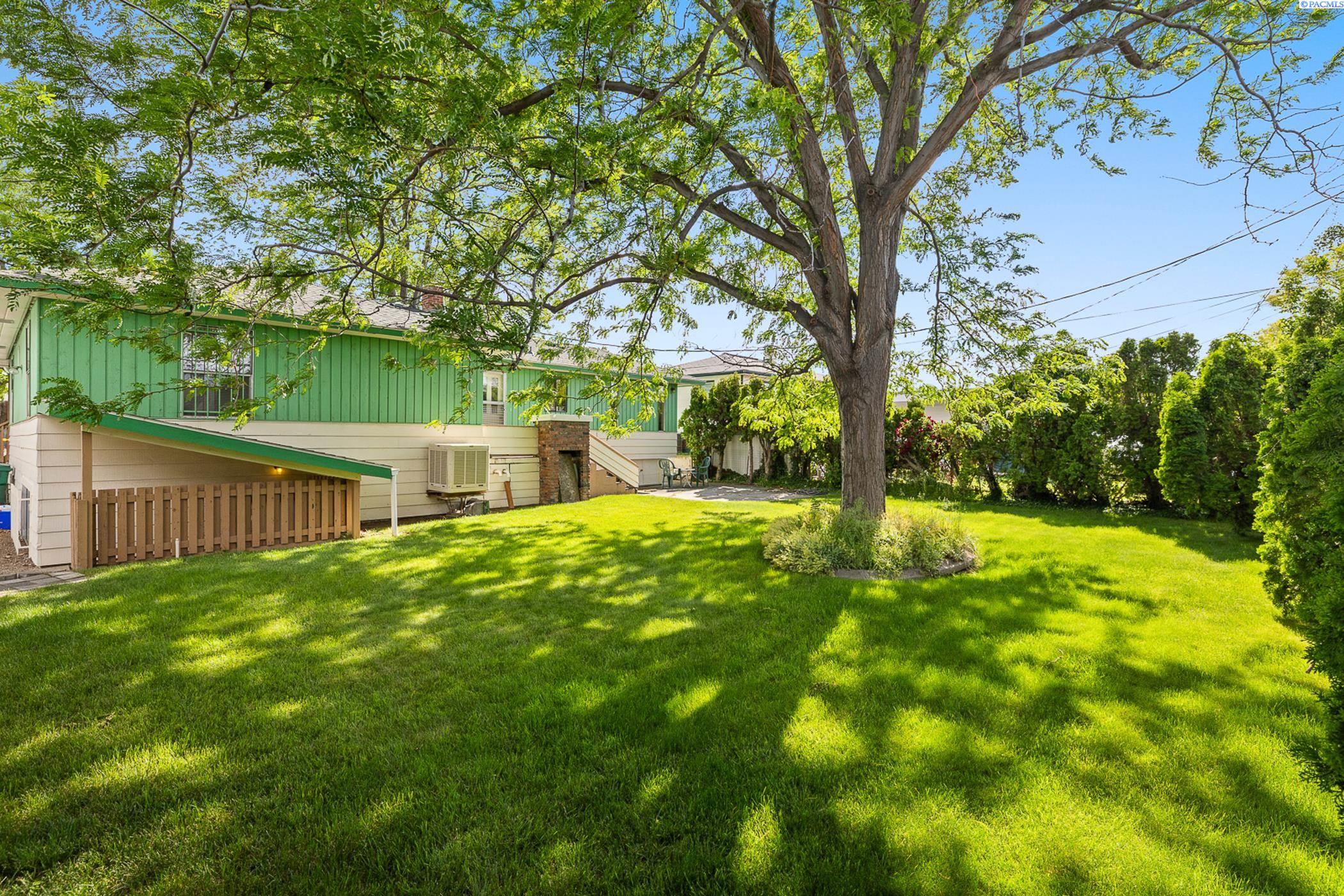 626 W Grand Ronde Avenue