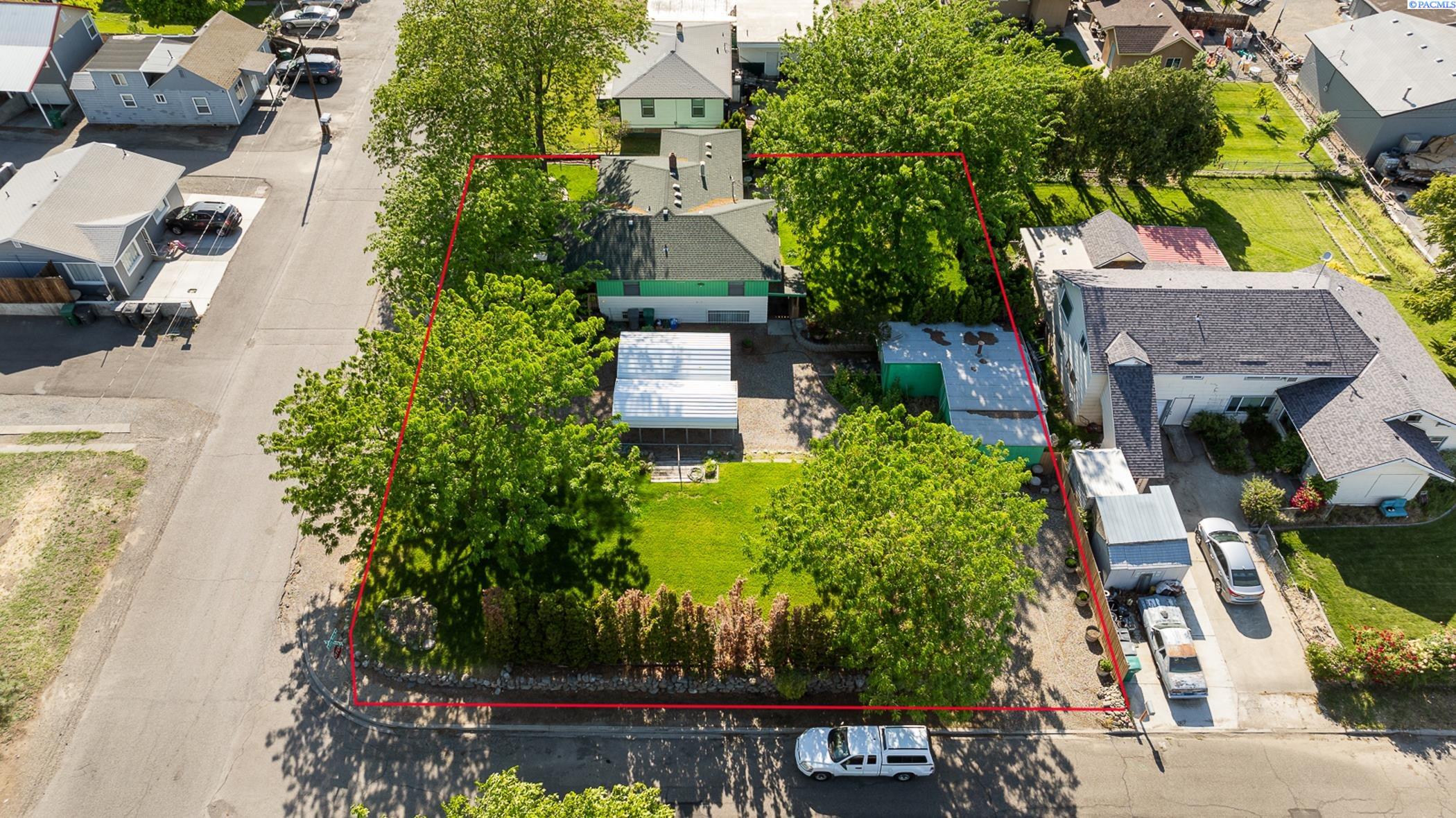 626 W Grand Ronde Avenue