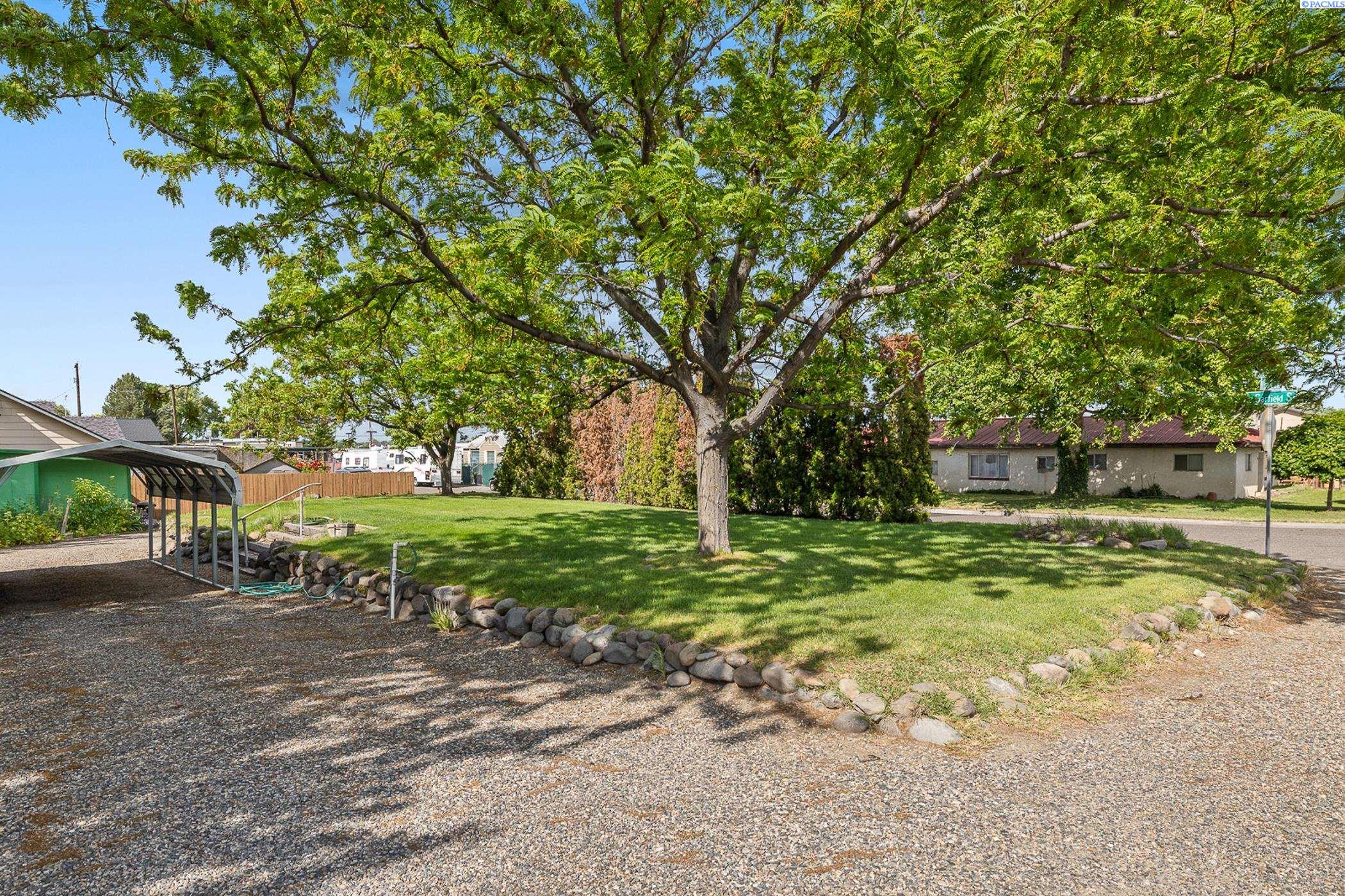 626 W Grand Ronde Avenue