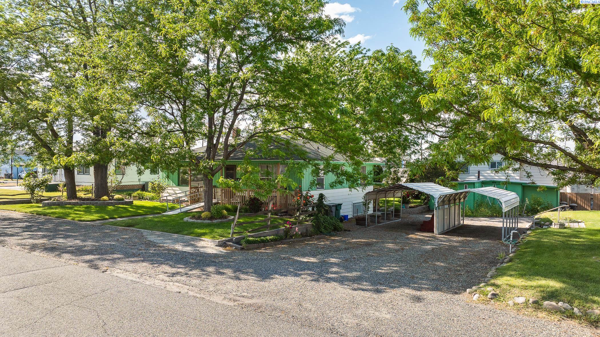 626 W Grand Ronde Avenue