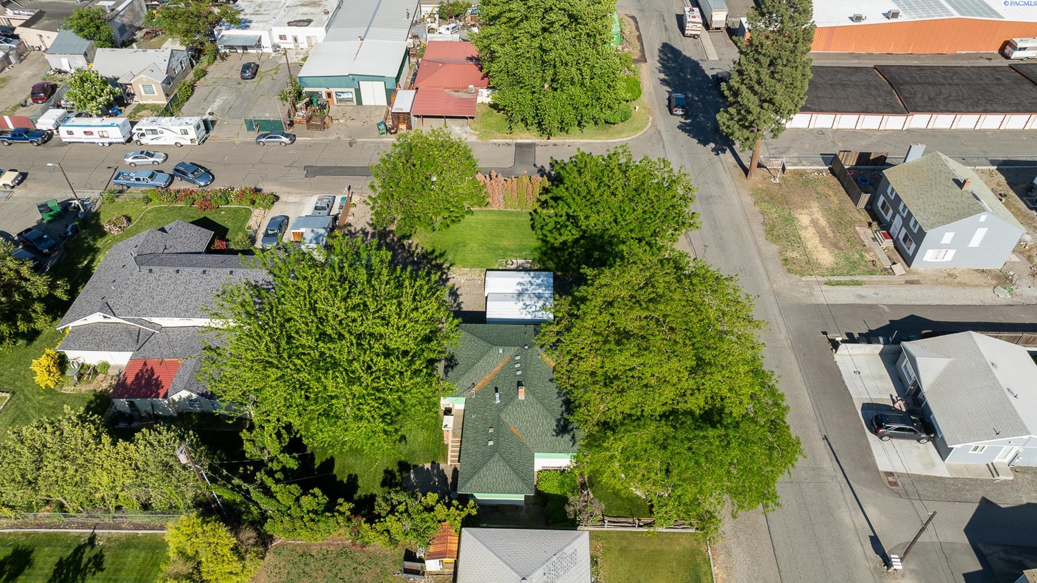 626 W Grand Ronde Avenue