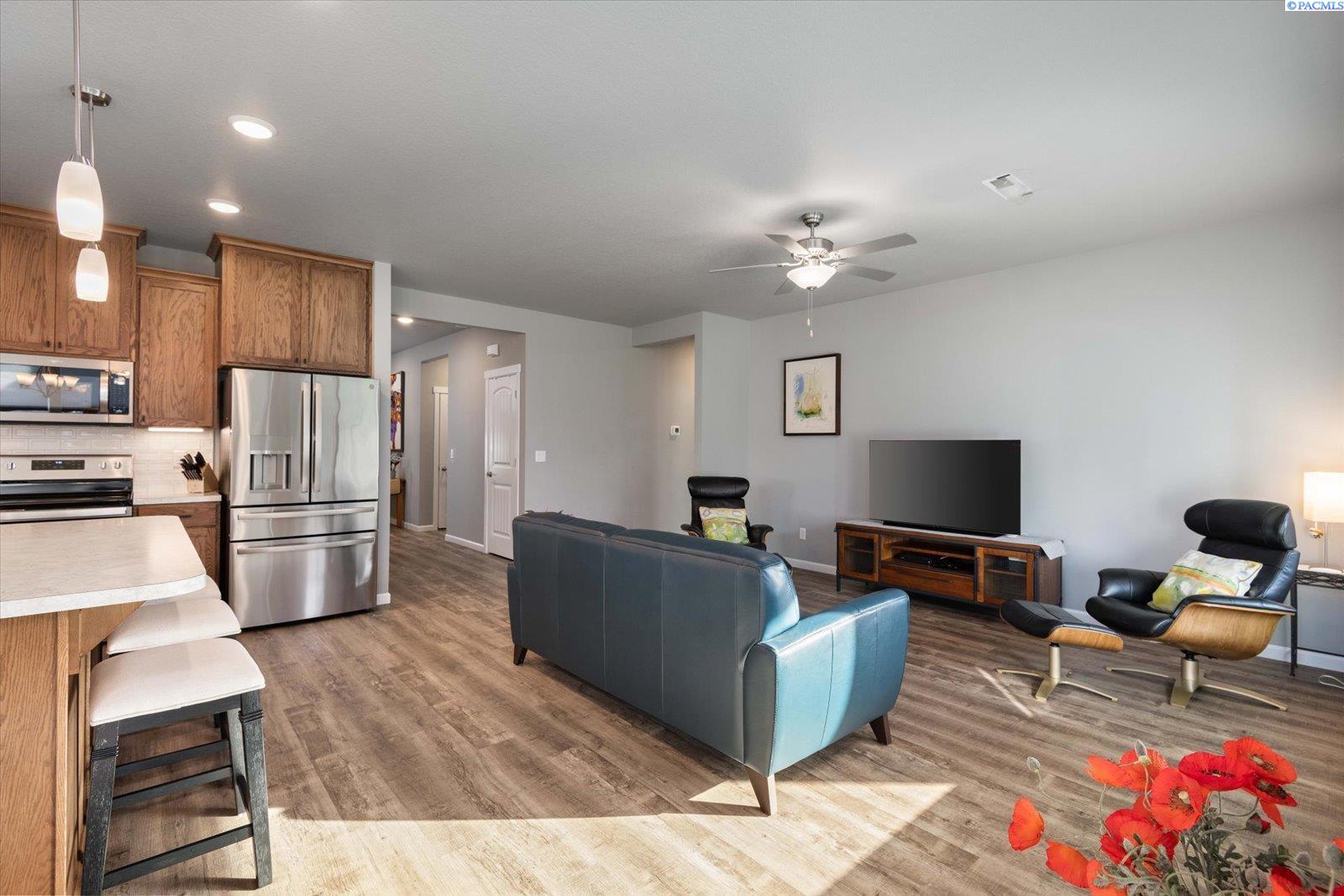 8207 Ballard Loop